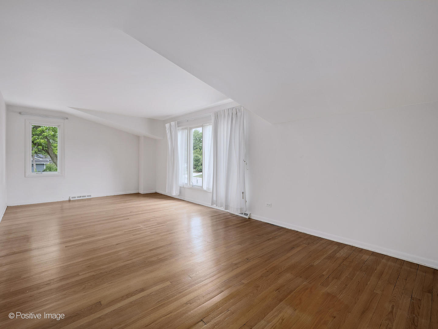 1106 E North Path, Wheaton, IL 60187