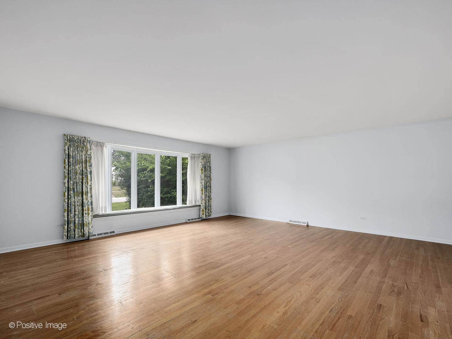 1106 E North Path, Wheaton, IL 60187