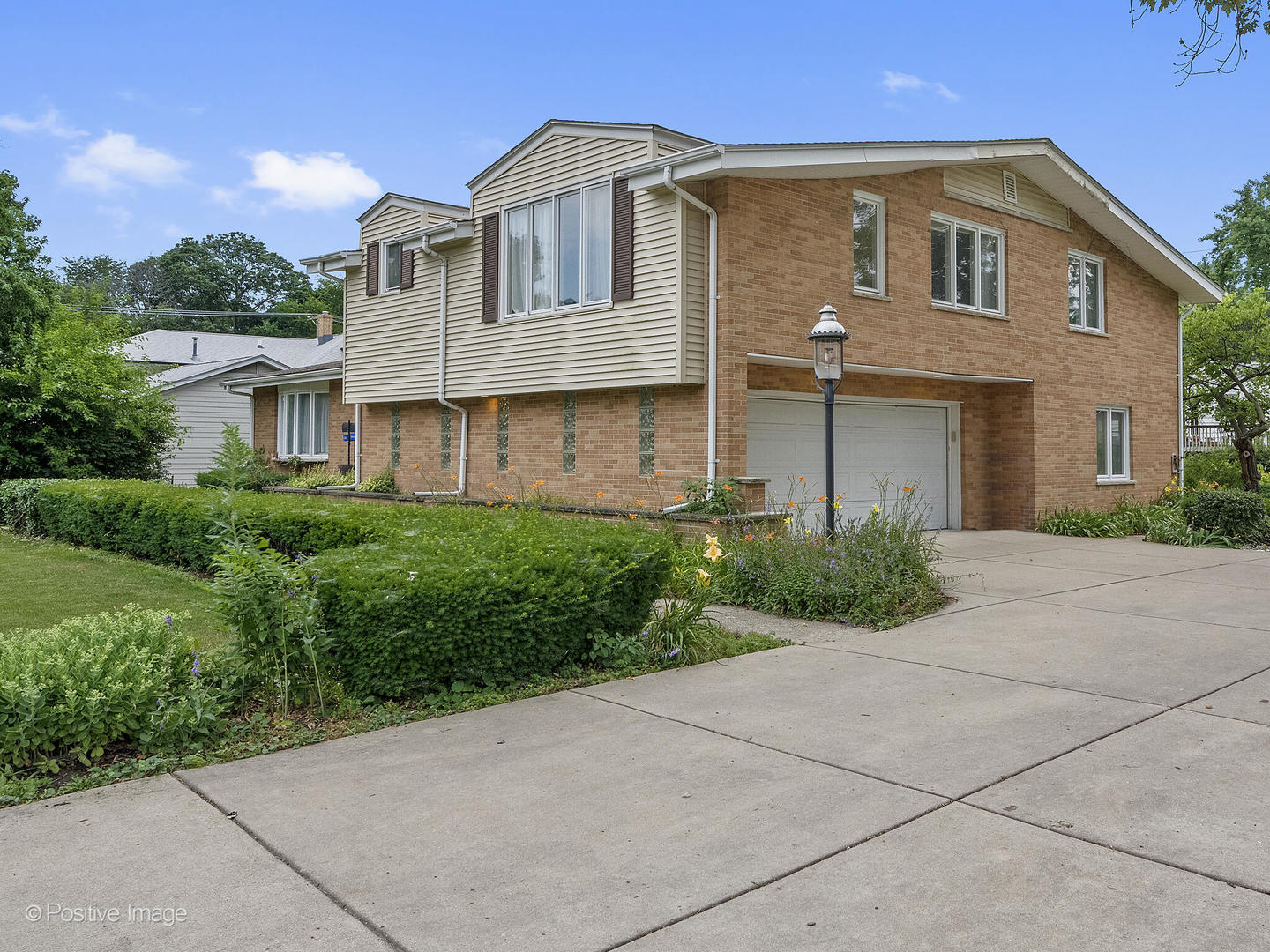 1106 E North Path, Wheaton, IL 60187