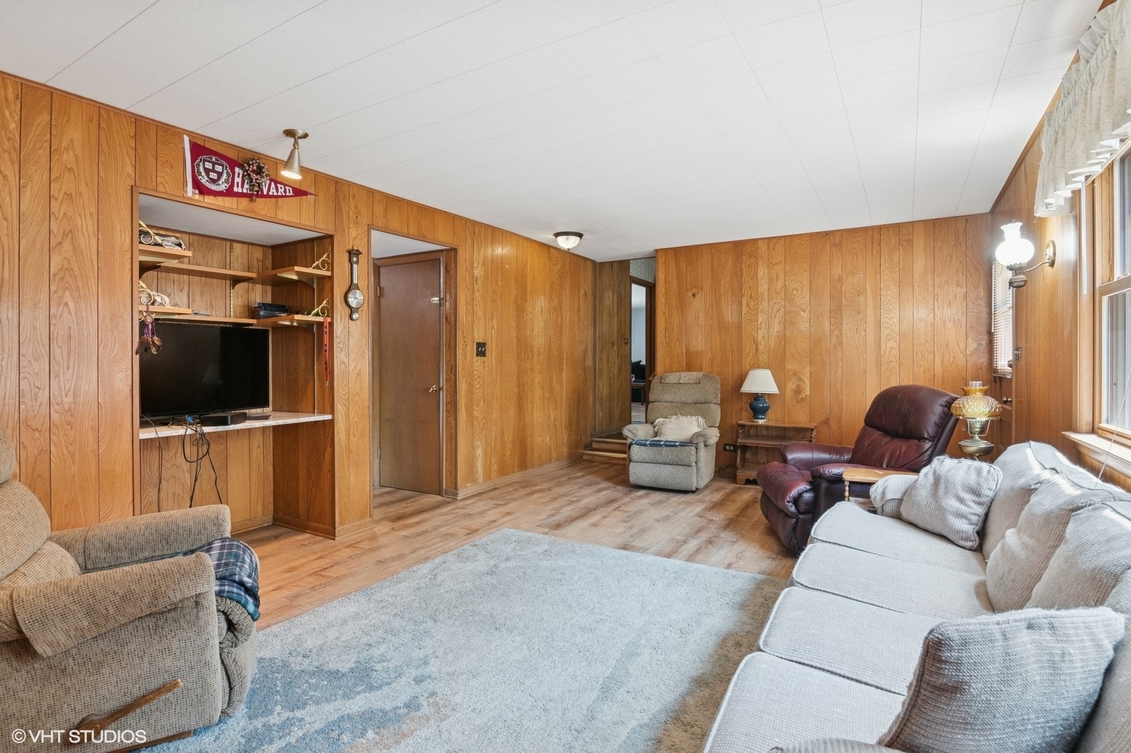 1615 E Miner Street, Arlington Heights, IL 60004
