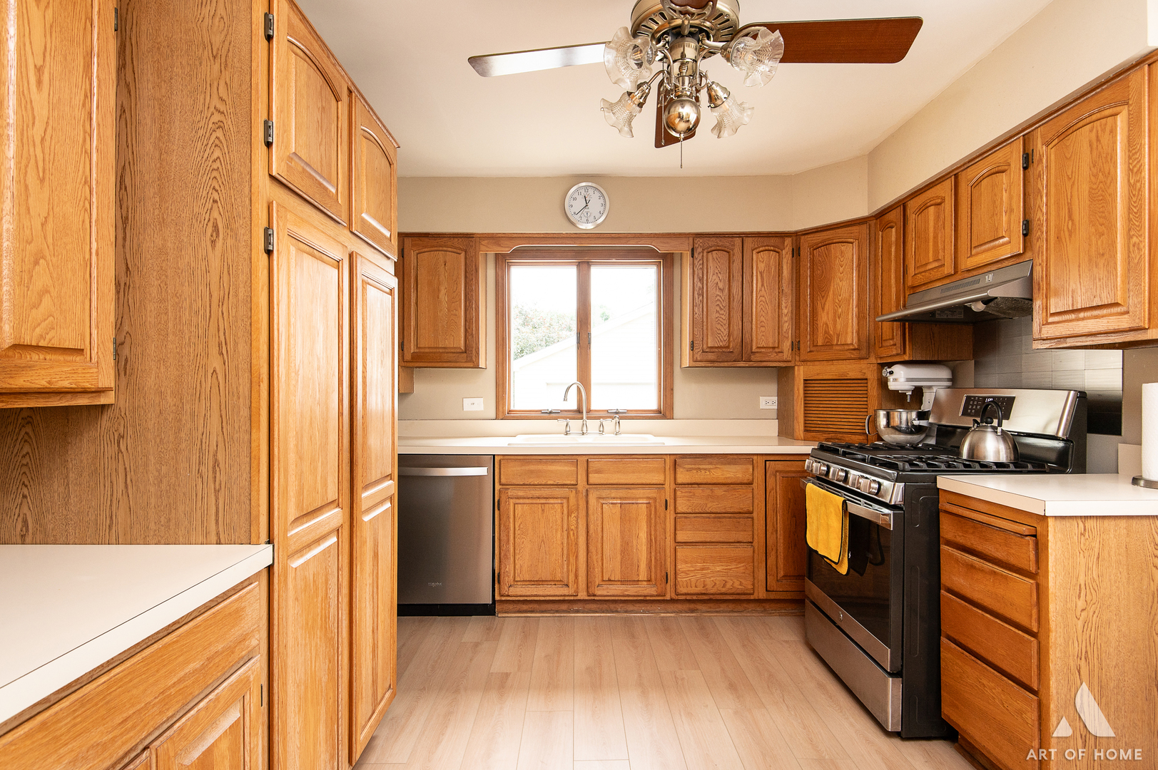 421 W Verret Street, Elmhurst, IL 60126