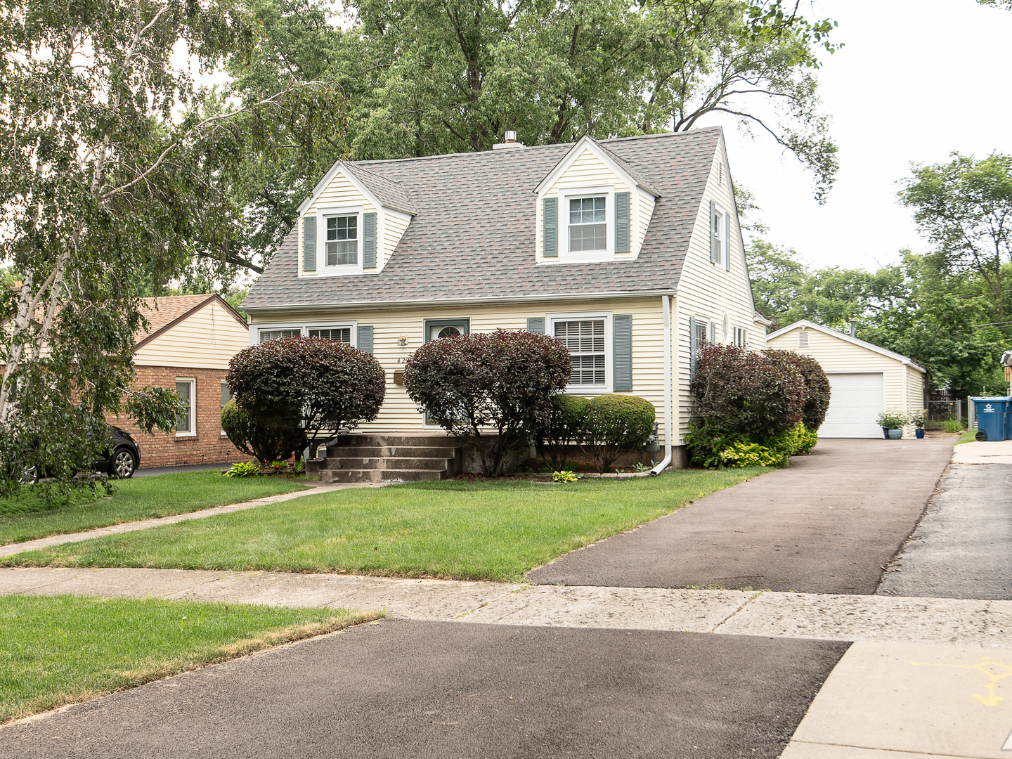 421 W Verret Street, Elmhurst, IL 60126