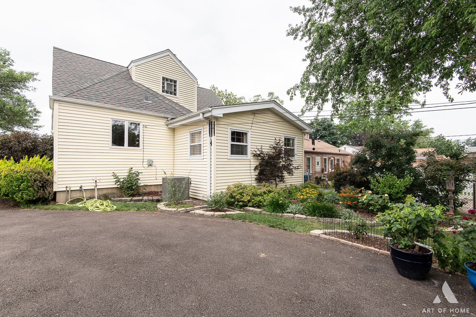 421 W Verret Street, Elmhurst, IL 60126