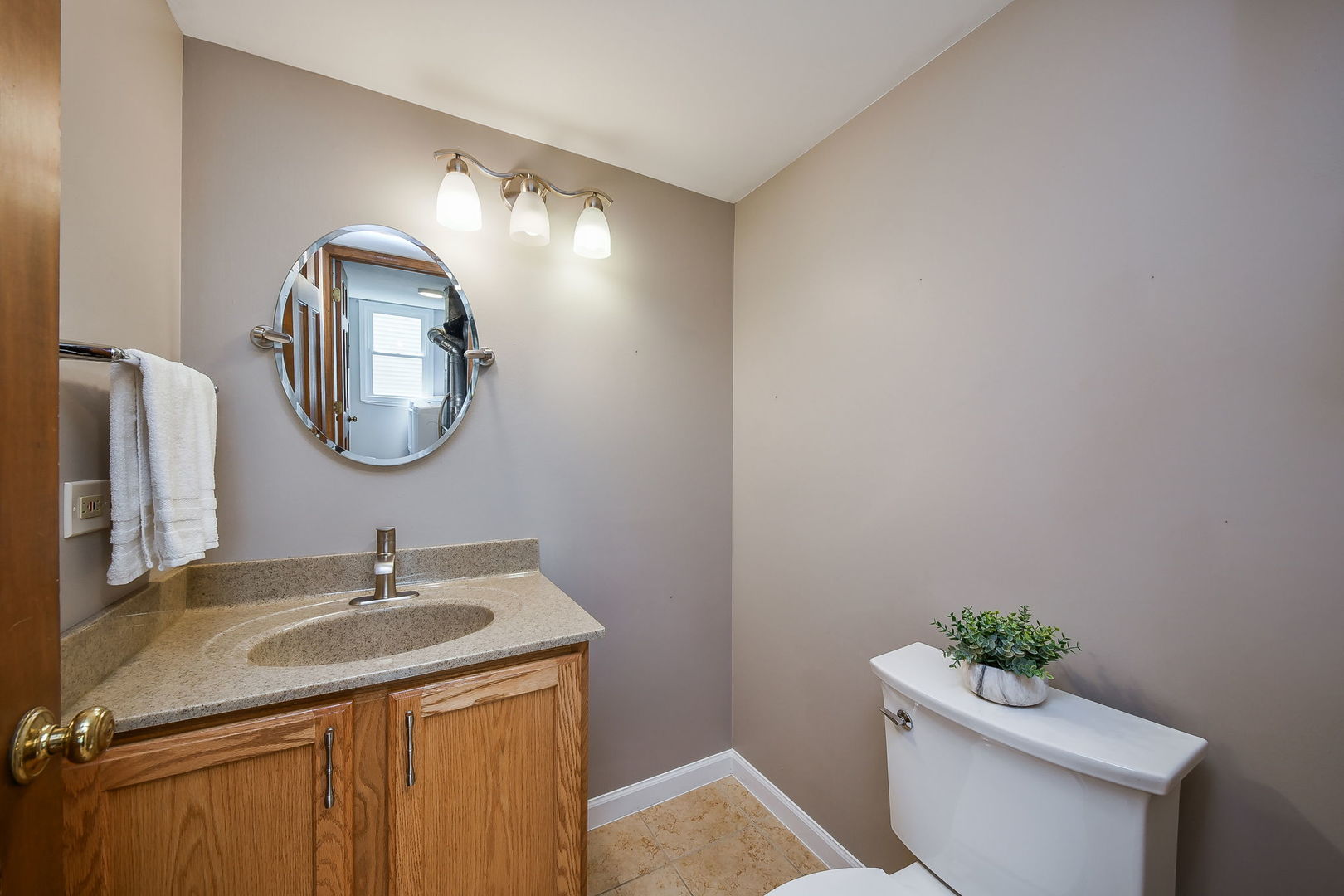 27W098 Walnut Drive, Winfield, IL 60190