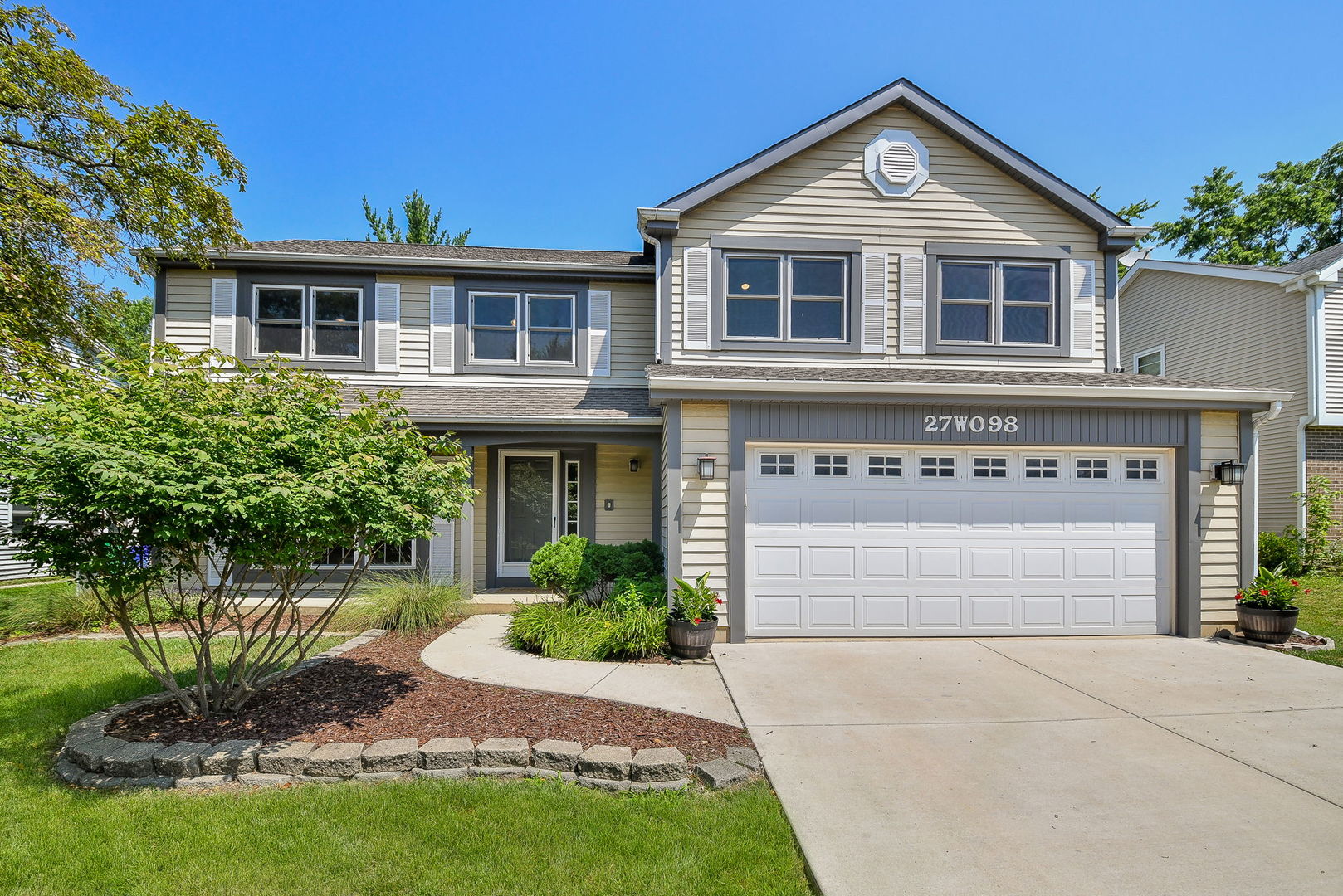 27W098 Walnut Drive, Winfield, IL 60190
