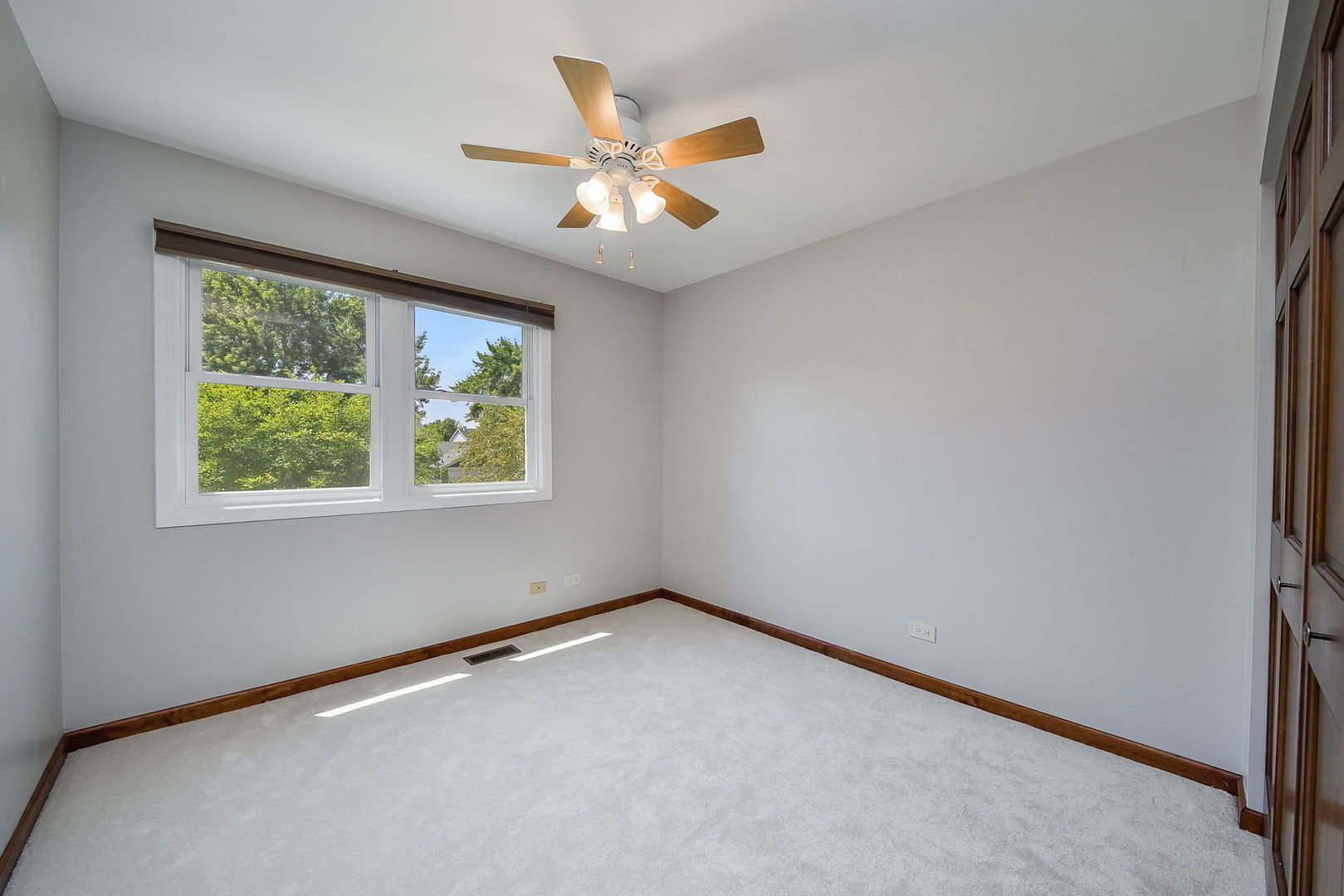 27W098 Walnut Drive, Winfield, IL 60190