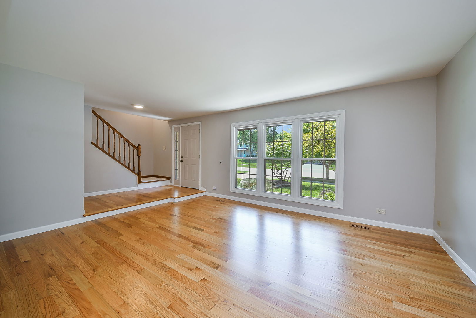 27W098 Walnut Drive, Winfield, IL 60190