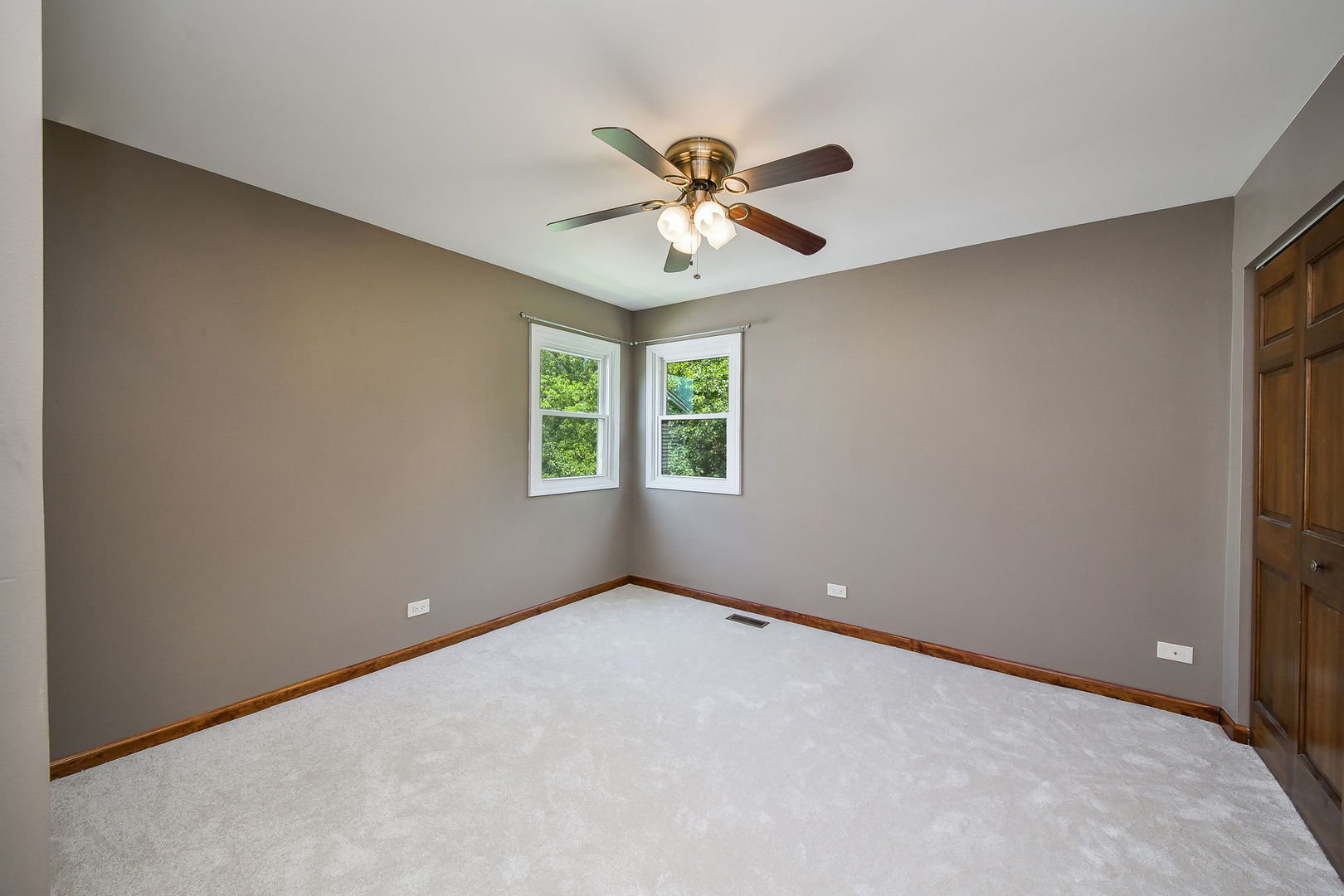27W098 Walnut Drive, Winfield, IL 60190
