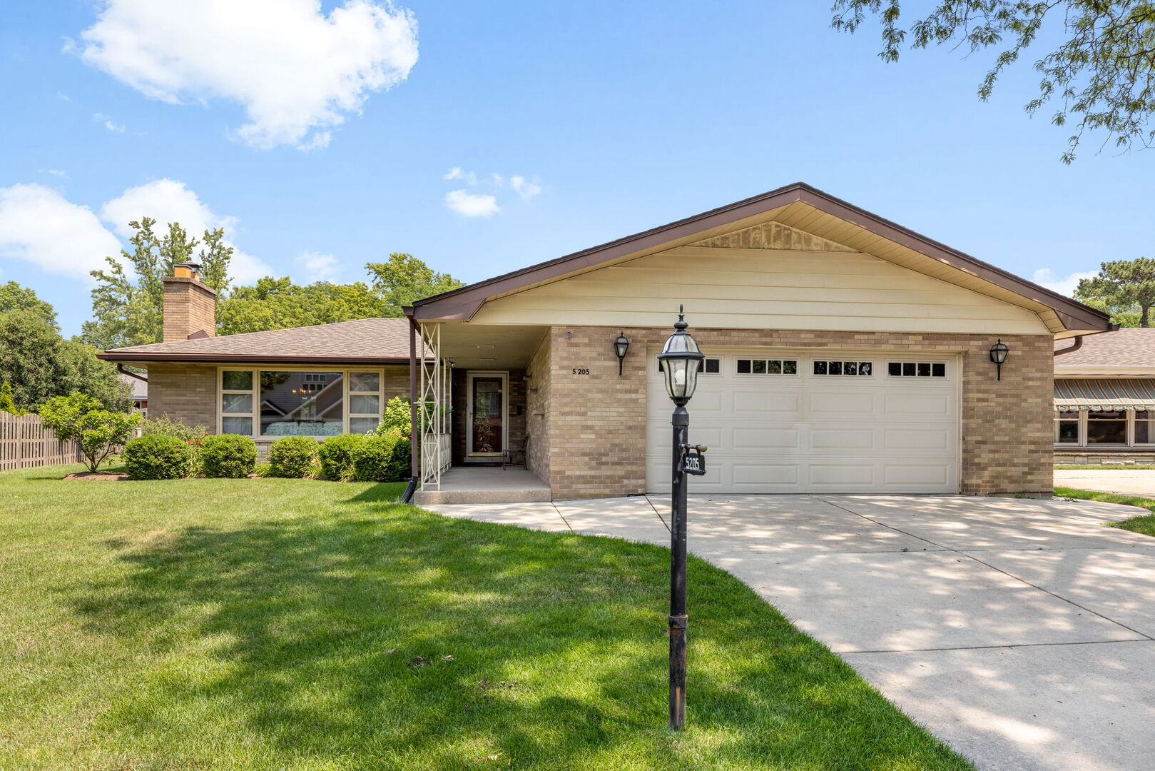 5205 Ellington Avenue, Western Springs, IL 60558