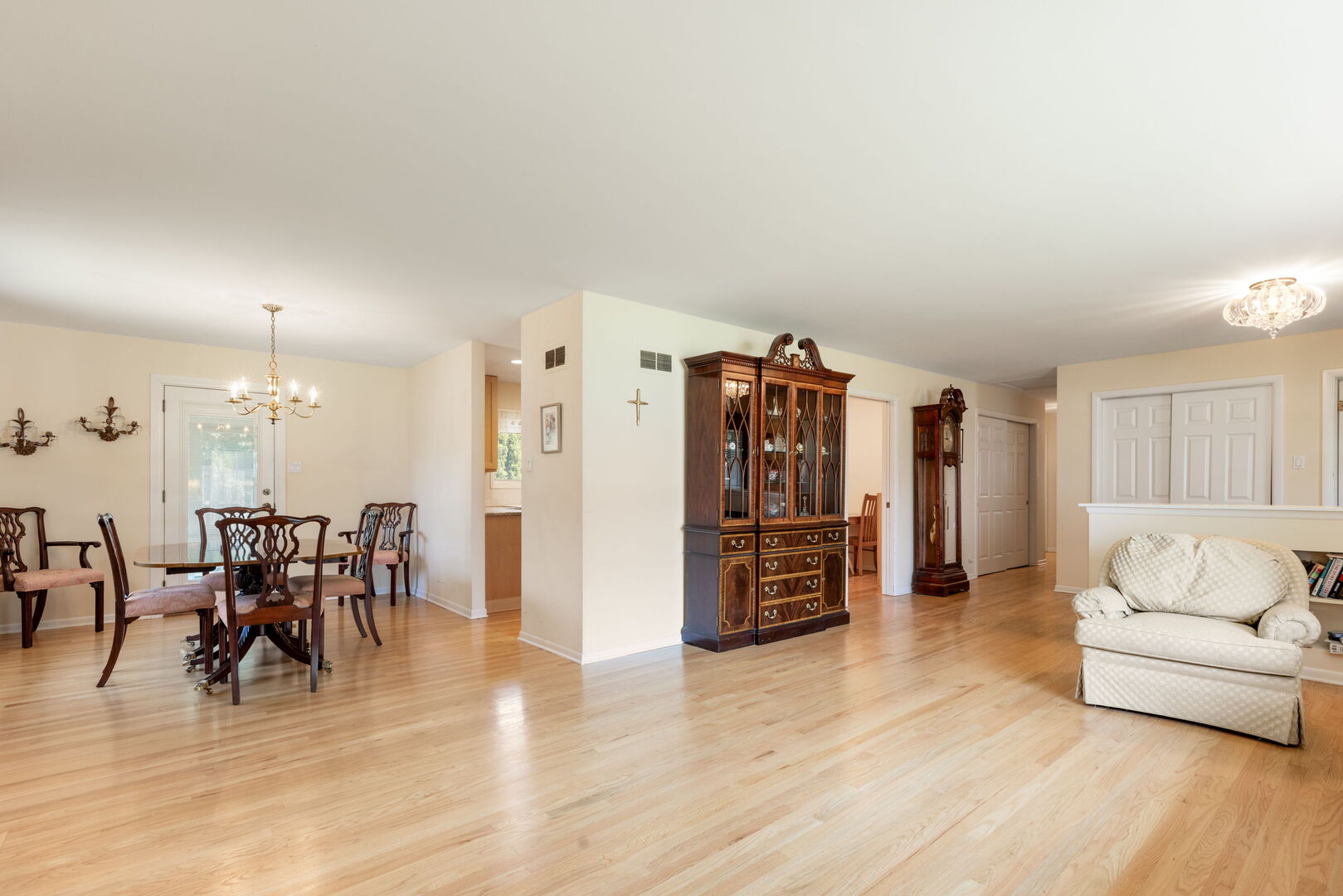 5205 Ellington Avenue, Western Springs, IL 60558