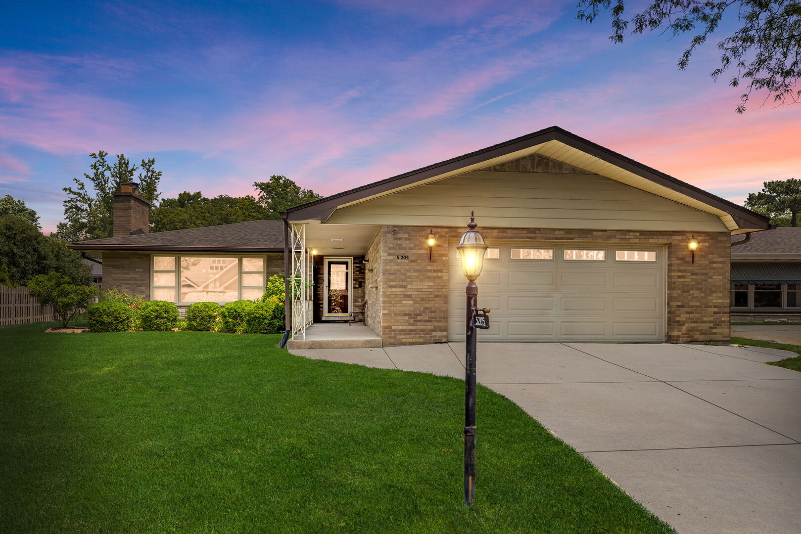 5205 Ellington Avenue, Western Springs, IL 60558