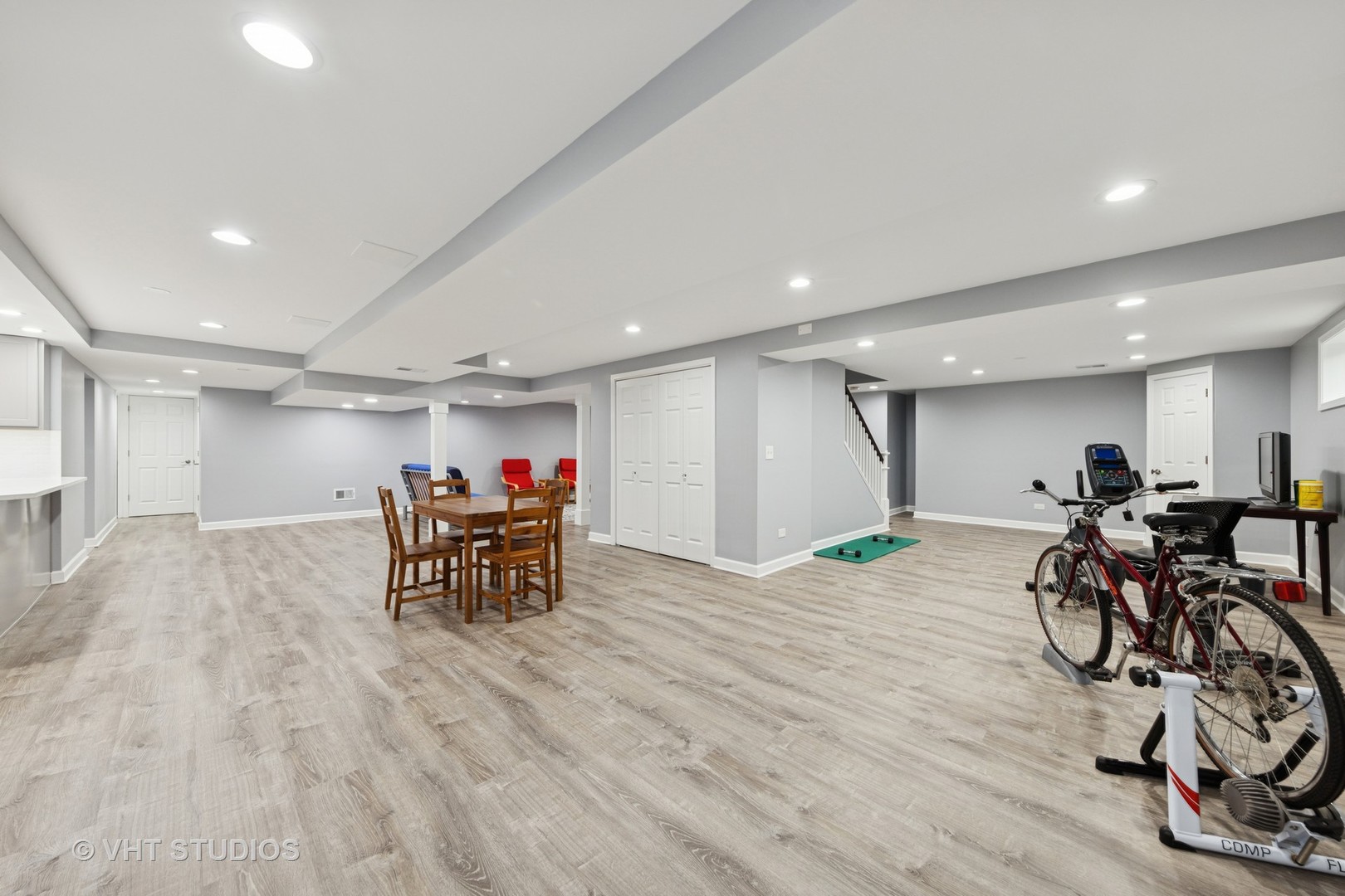 2249 kenyon Court, Aurora, IL 60502