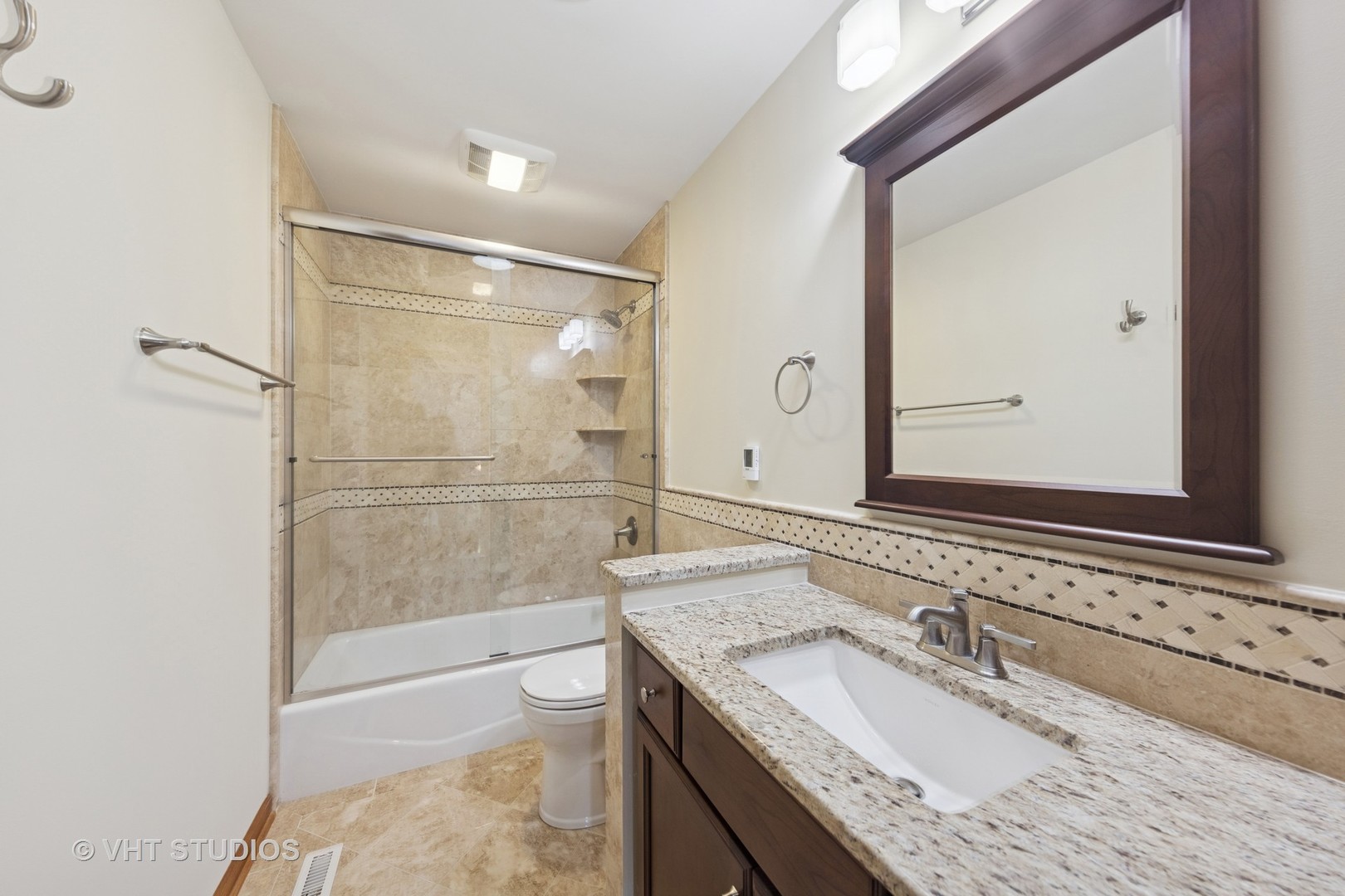 2249 kenyon Court, Aurora, IL 60502