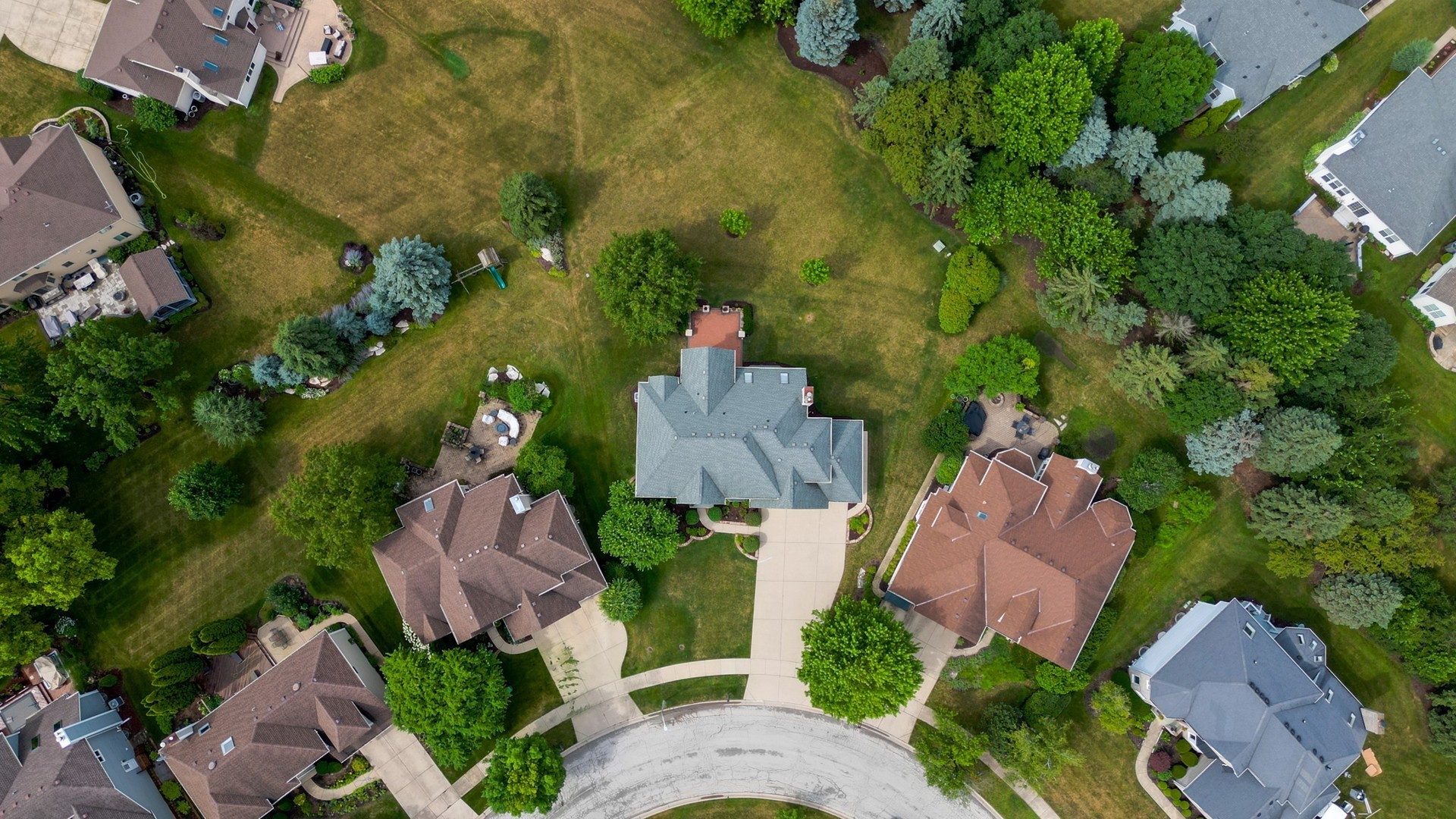 2249 kenyon Court, Aurora, IL 60502