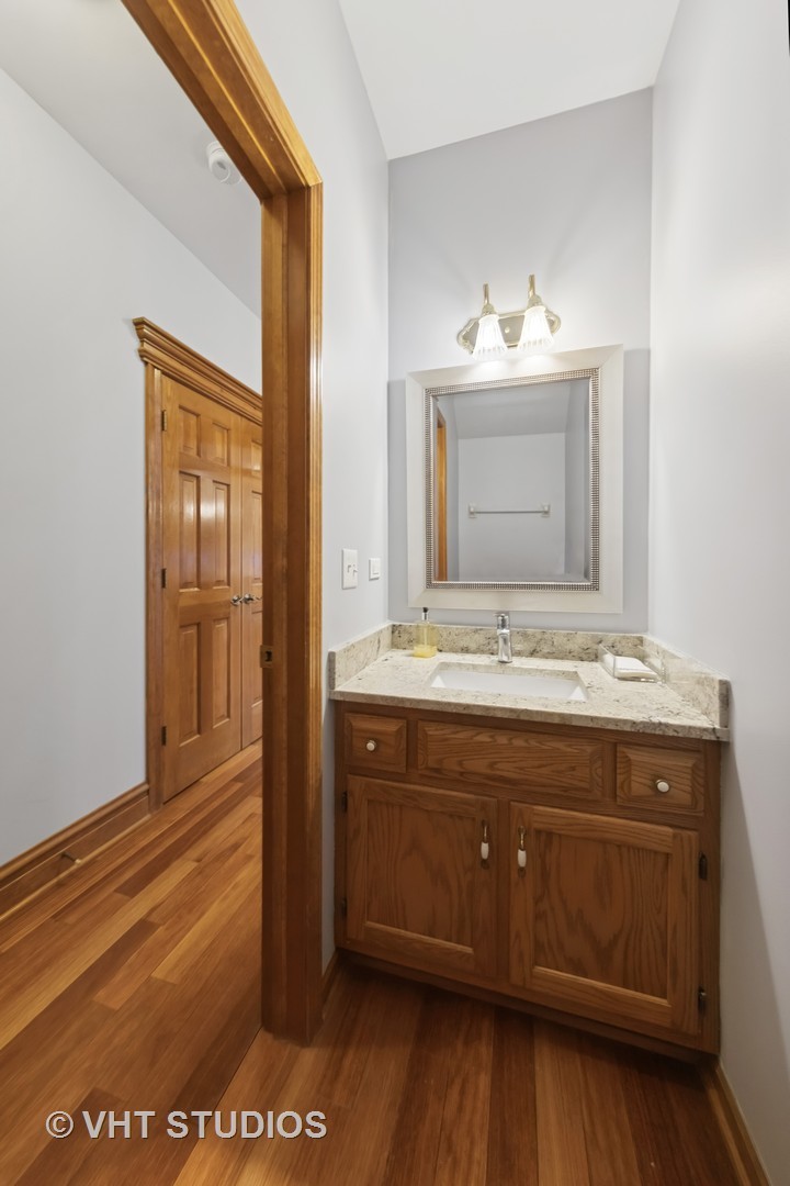 2249 kenyon Court, Aurora, IL 60502