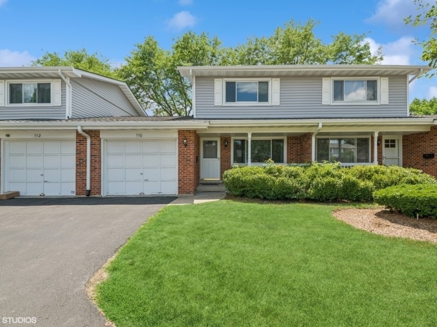 110 Wiltshire Court, Schaumburg, IL 60193