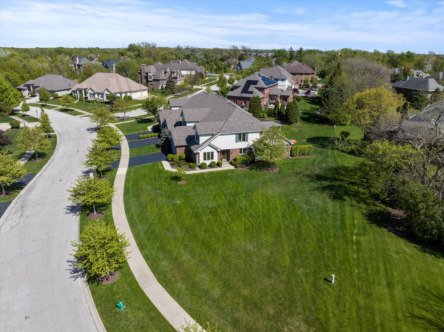 12195 Oxford Court, Lemont, IL 60439