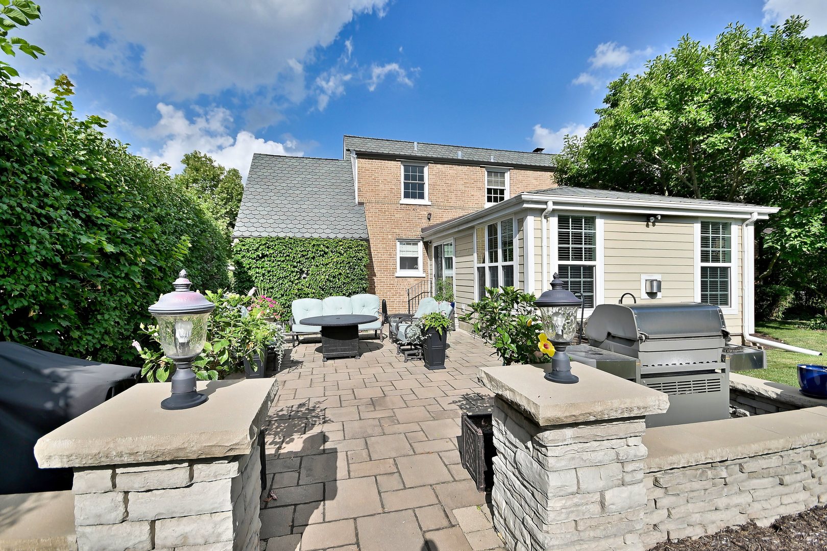 466 S Stratford Avenue, Elmhurst, IL 60126