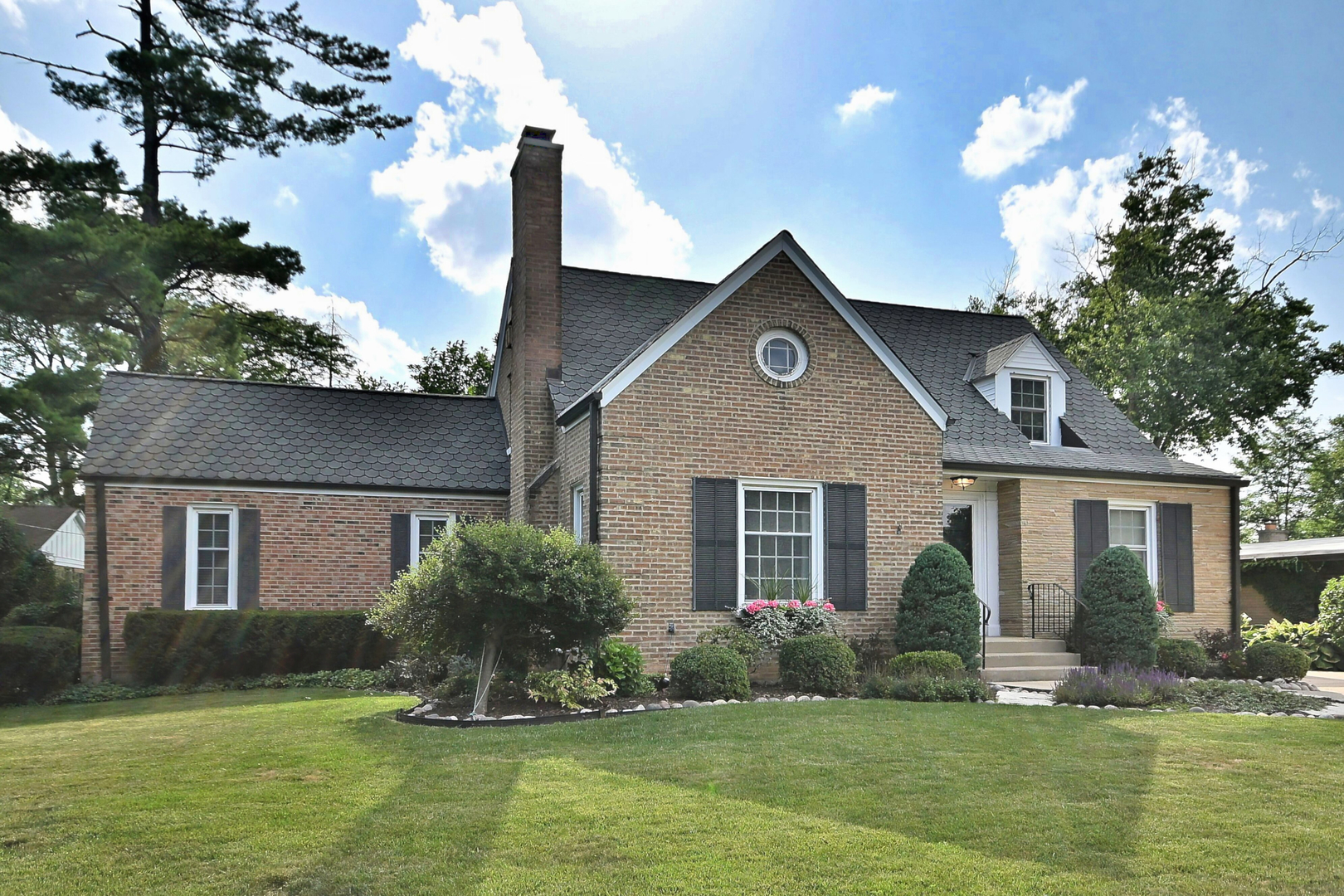 466 S Stratford Avenue, Elmhurst, IL 60126