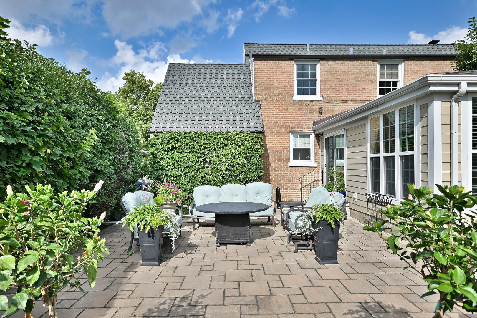 466 S Stratford Avenue, Elmhurst, IL 60126
