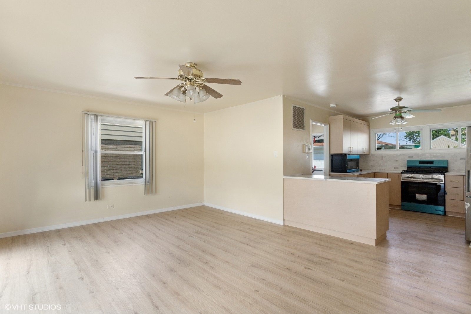 1113 Bristol Avenue, Westchester, IL 60154