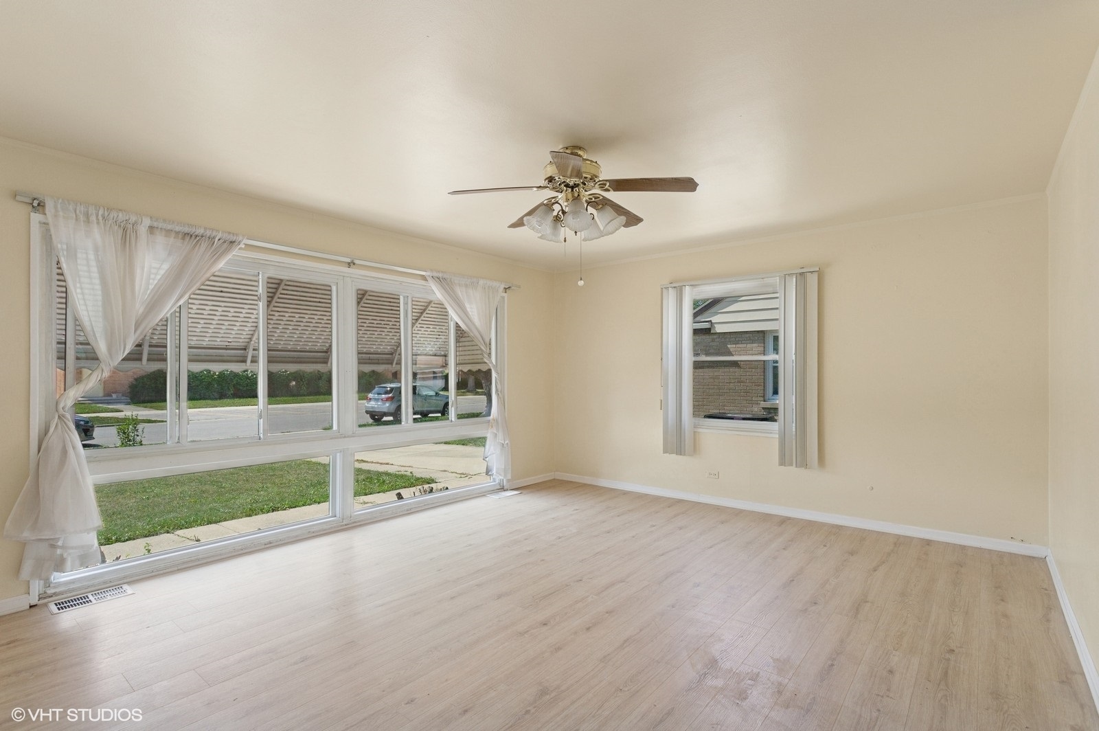 1113 Bristol Avenue, Westchester, IL 60154