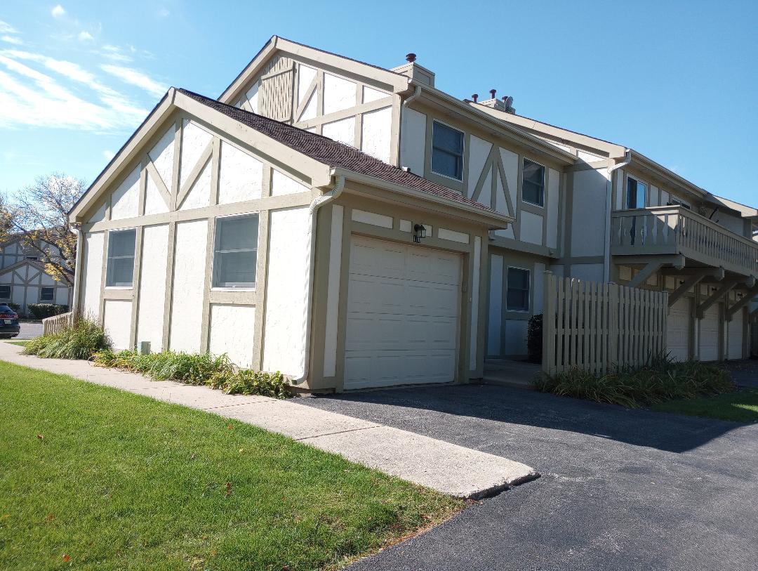 110 Queens Cove, Barrington, IL 60010
