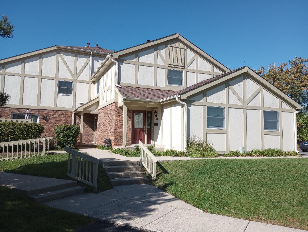 110 Queens Cove, Barrington, IL 60010