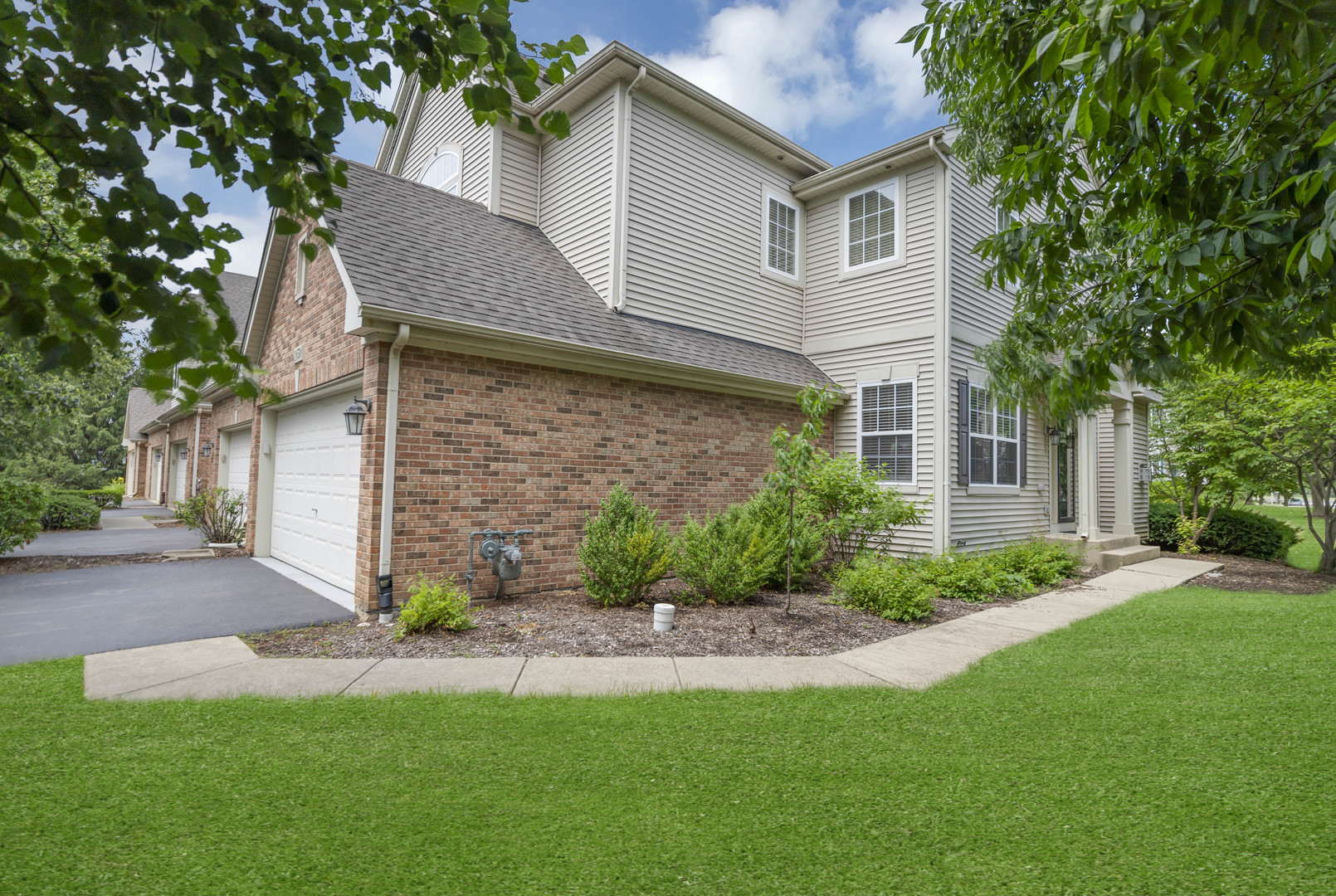 1850 Maureen Drive, Hoffman Estates, IL 60192
