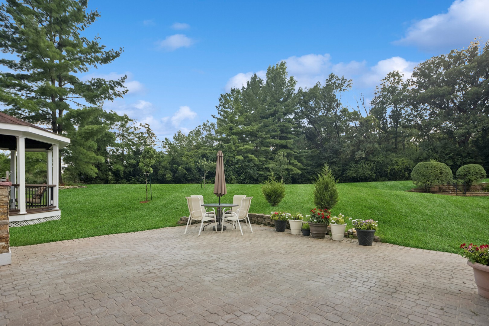 8120 Woodside Lane, Burr Ridge, IL 60527