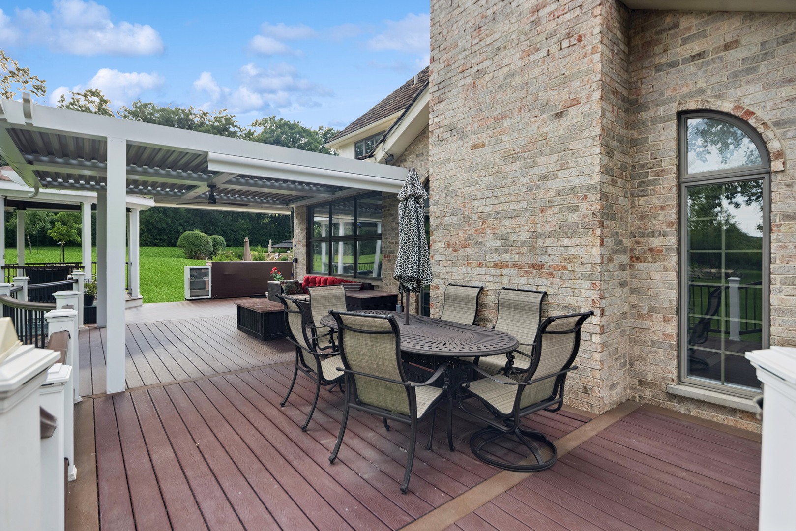 8120 Woodside Lane, Burr Ridge, IL 60527