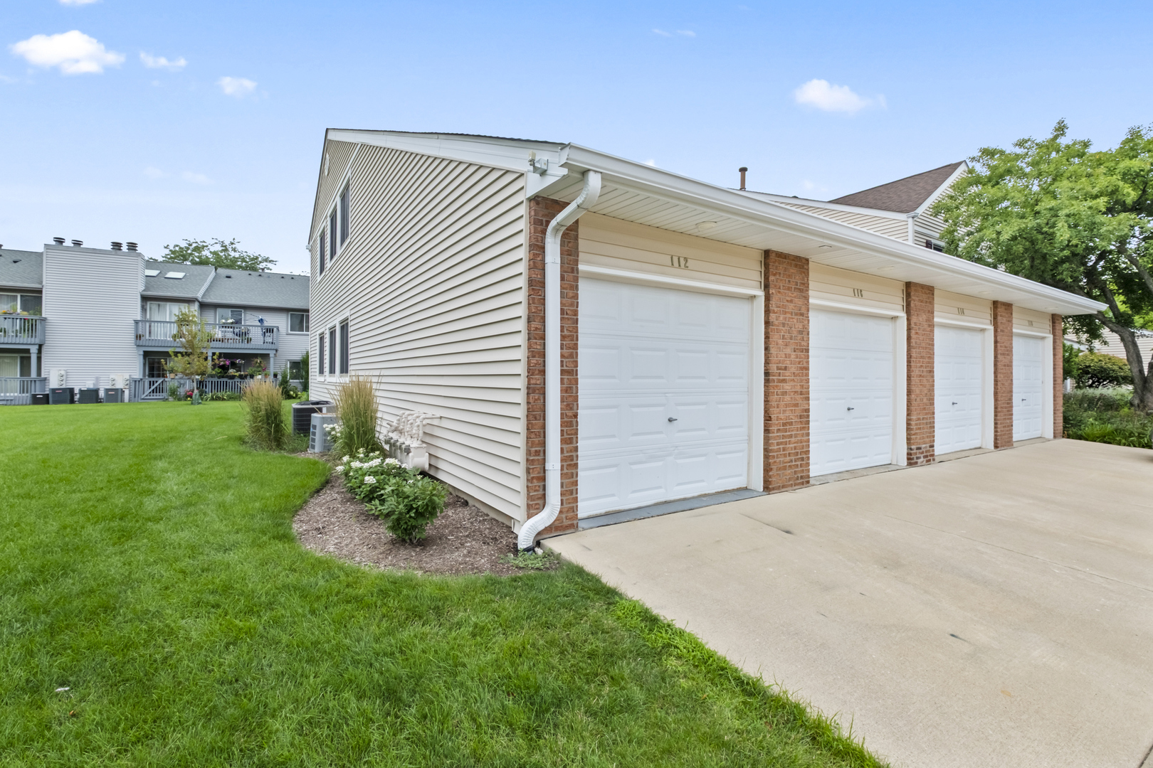 112 Autumn Court #112, Buffalo Grove, IL 60089
