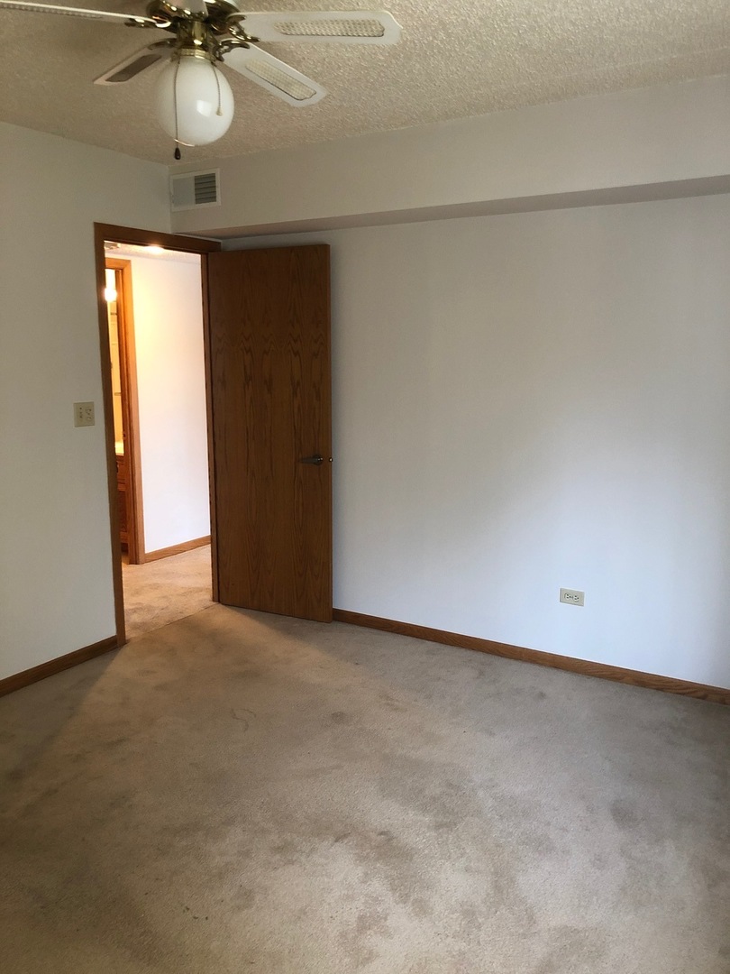 868 N Prairie Avenue #1D, Joliet, IL 60435