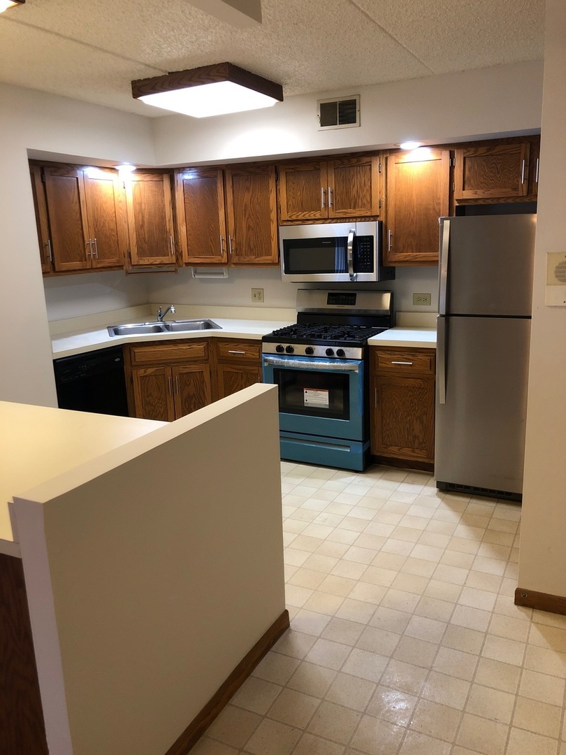 868 N Prairie Avenue #1D, Joliet, IL 60435