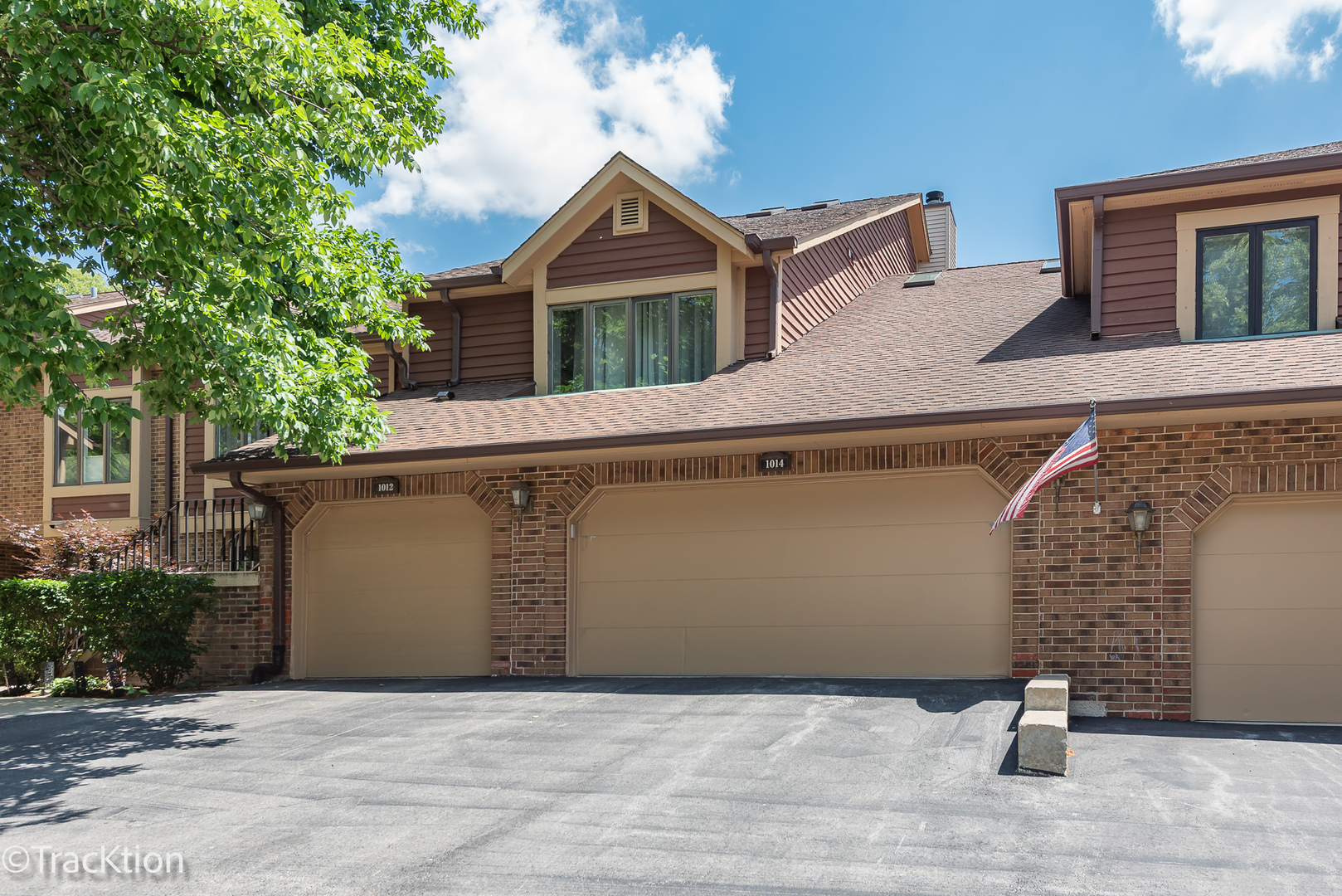 1014 Braemoor Drive #B, Downers Grove, IL 60515
