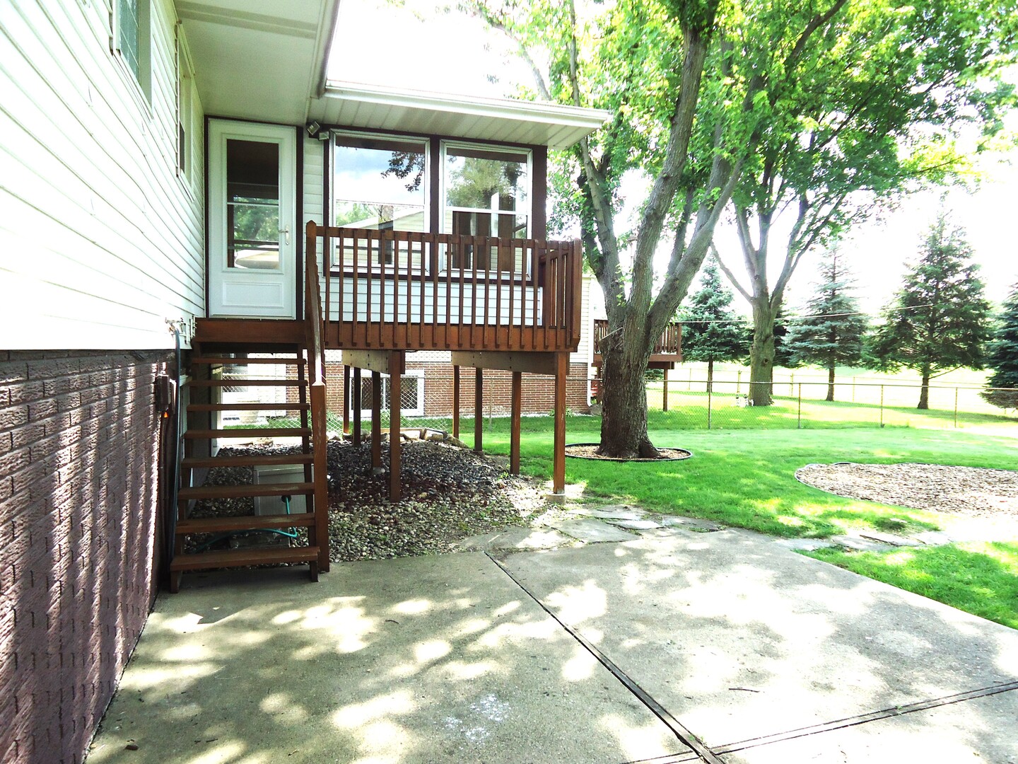 680 White Pine Road, Buffalo Grove, IL 60089