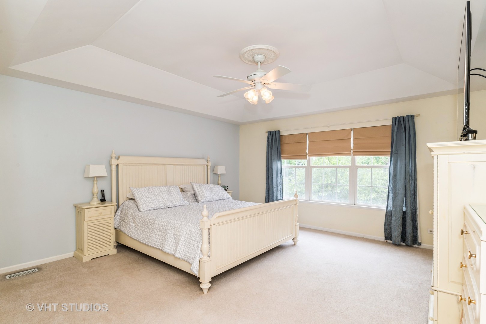 6191 Oakmont Lane, Gurnee, IL 60031