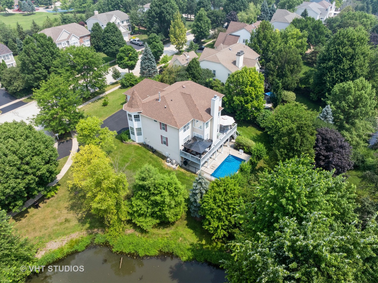 6191 Oakmont Lane, Gurnee, IL 60031