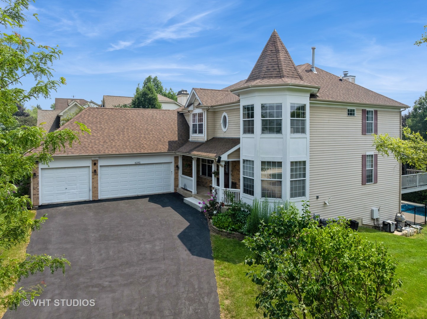 6191 Oakmont Lane, Gurnee, IL 60031