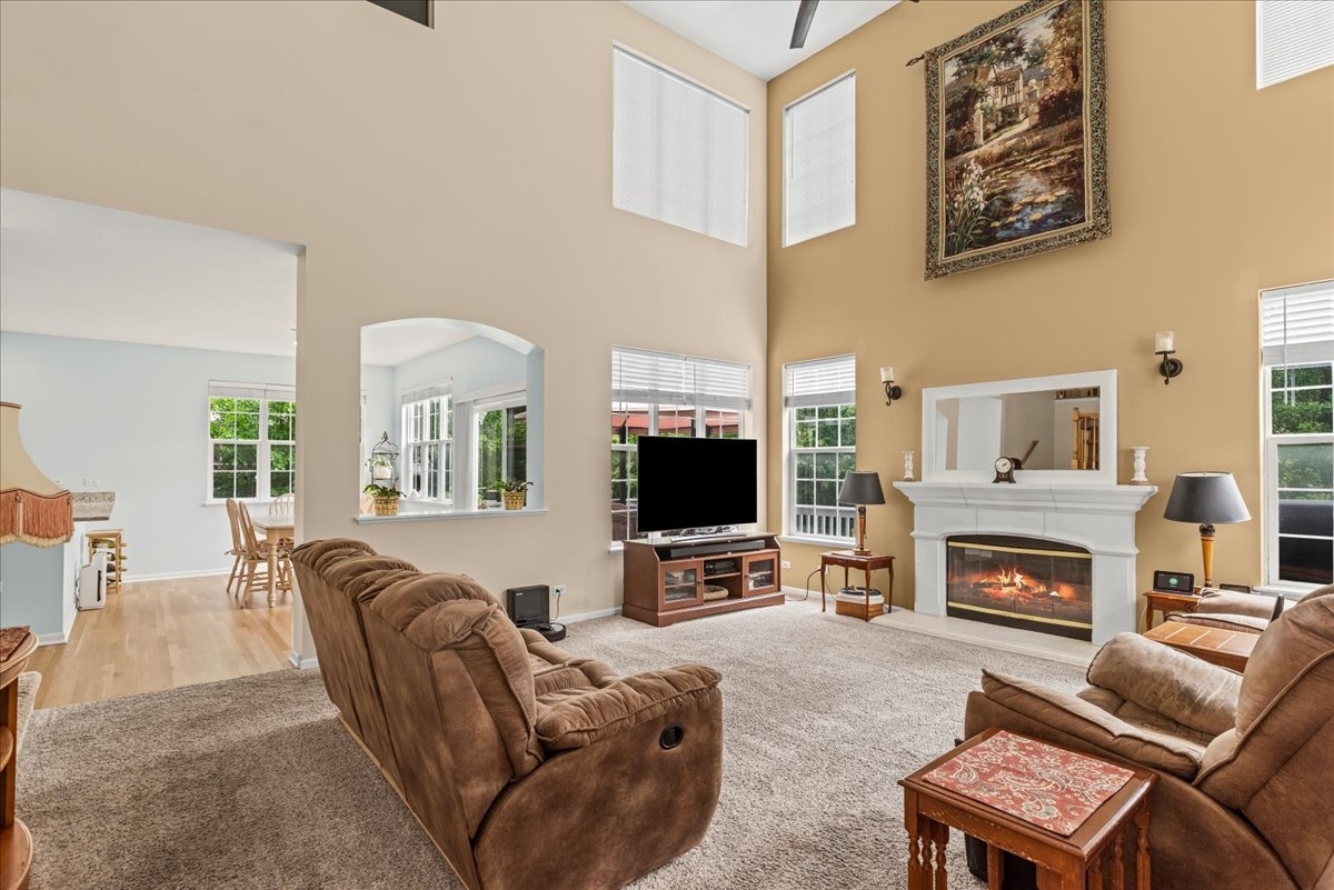 6191 Oakmont Lane, Gurnee, IL 60031