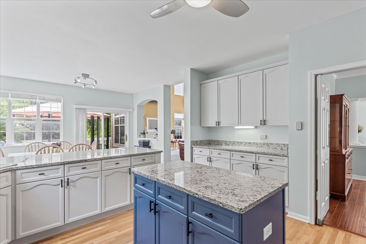 6191 Oakmont Lane, Gurnee, IL 60031