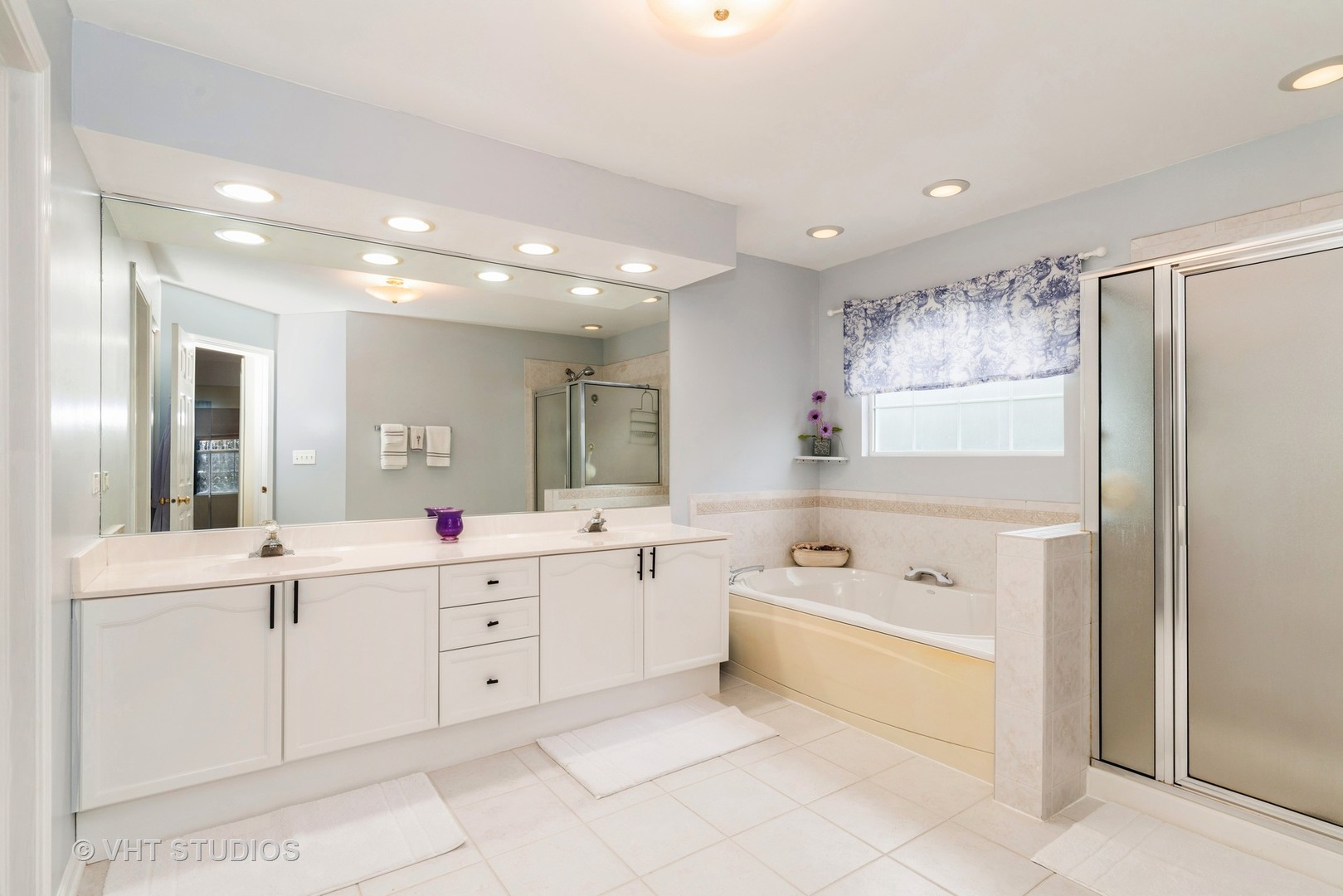 6191 Oakmont Lane, Gurnee, IL 60031
