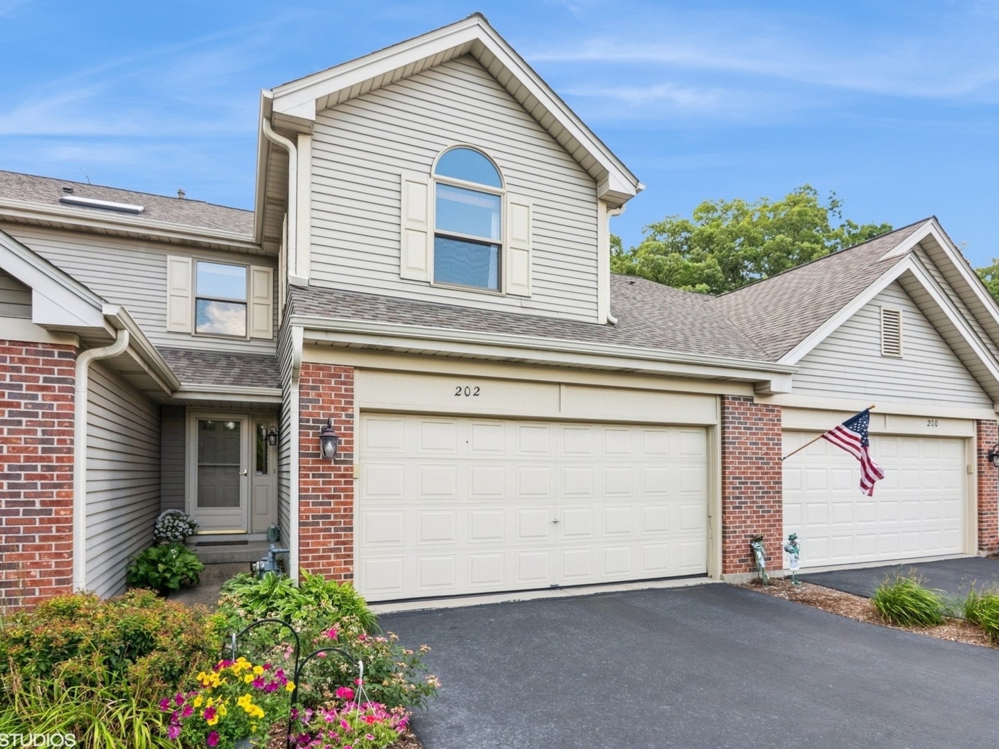 202 Woodboro Drive, West Chicago, IL 60185