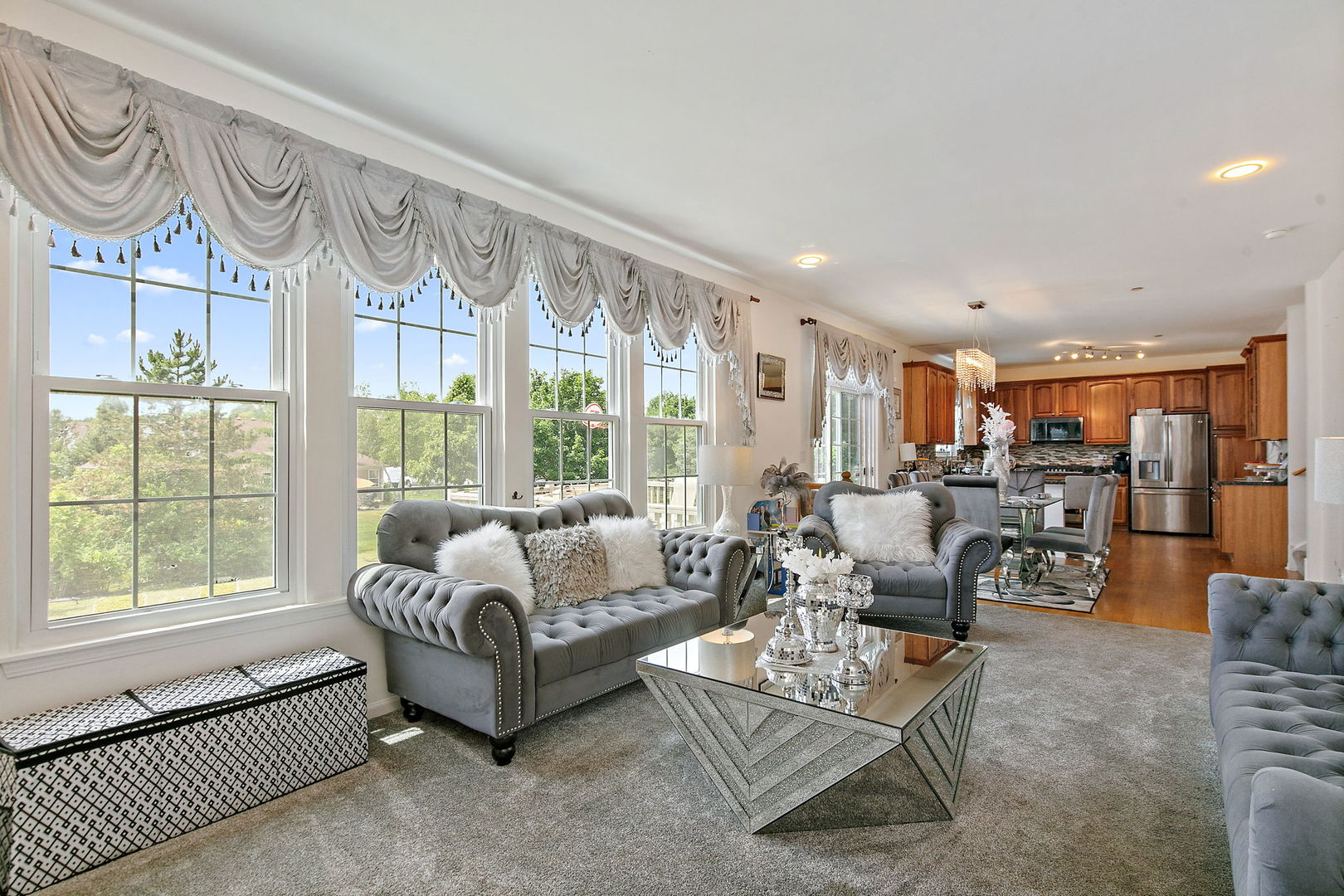 1285 Mallard Lane, Hoffman Estates, IL 60192