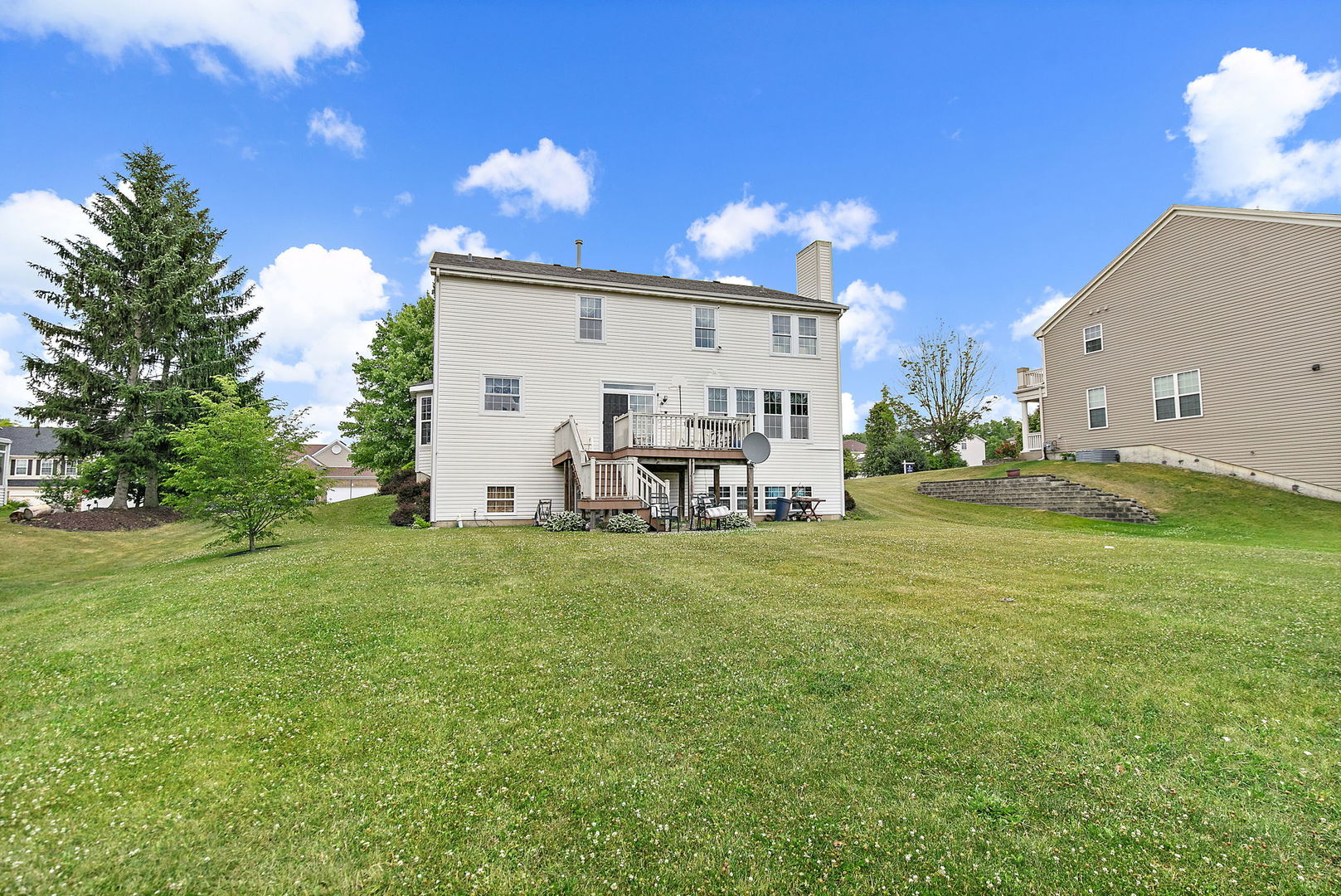 1285 Mallard Lane, Hoffman Estates, IL 60192
