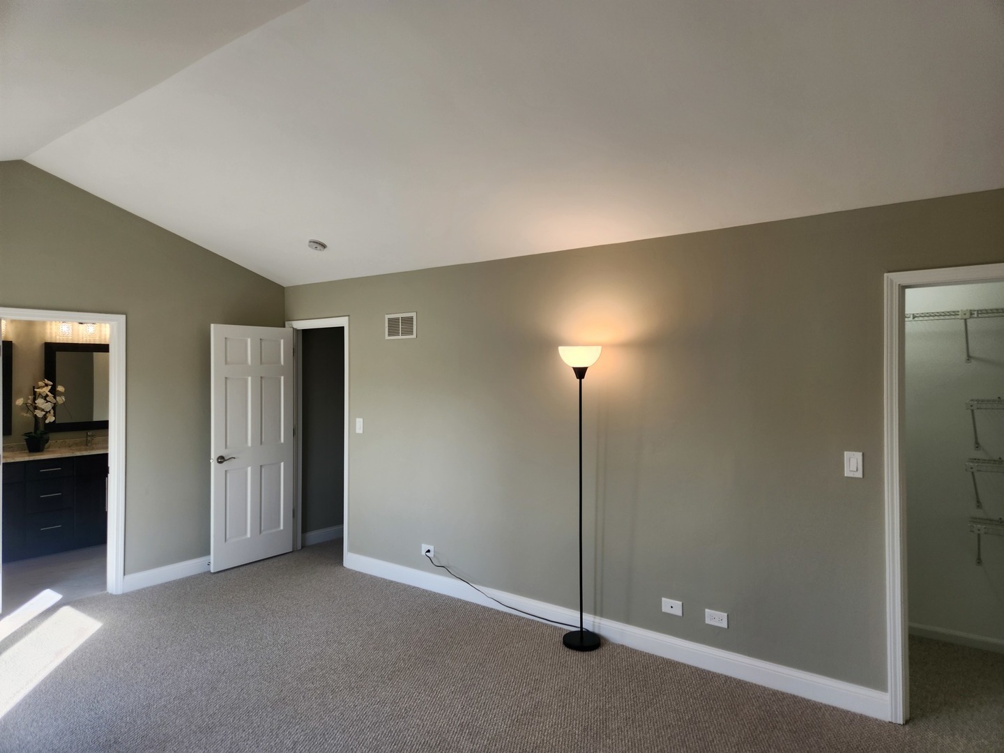 1835 Golf View Drive, Bartlett, IL 60103