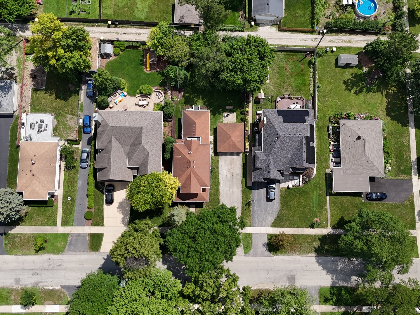 113 N Warwick Avenue, Westmont, IL 60559