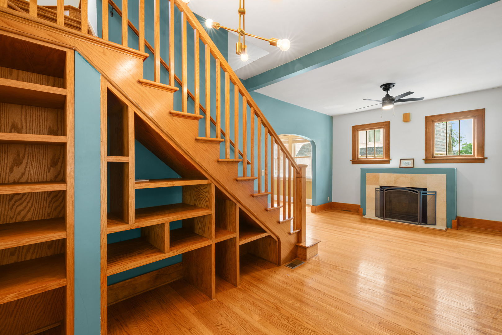 113 N Warwick Avenue, Westmont, IL 60559