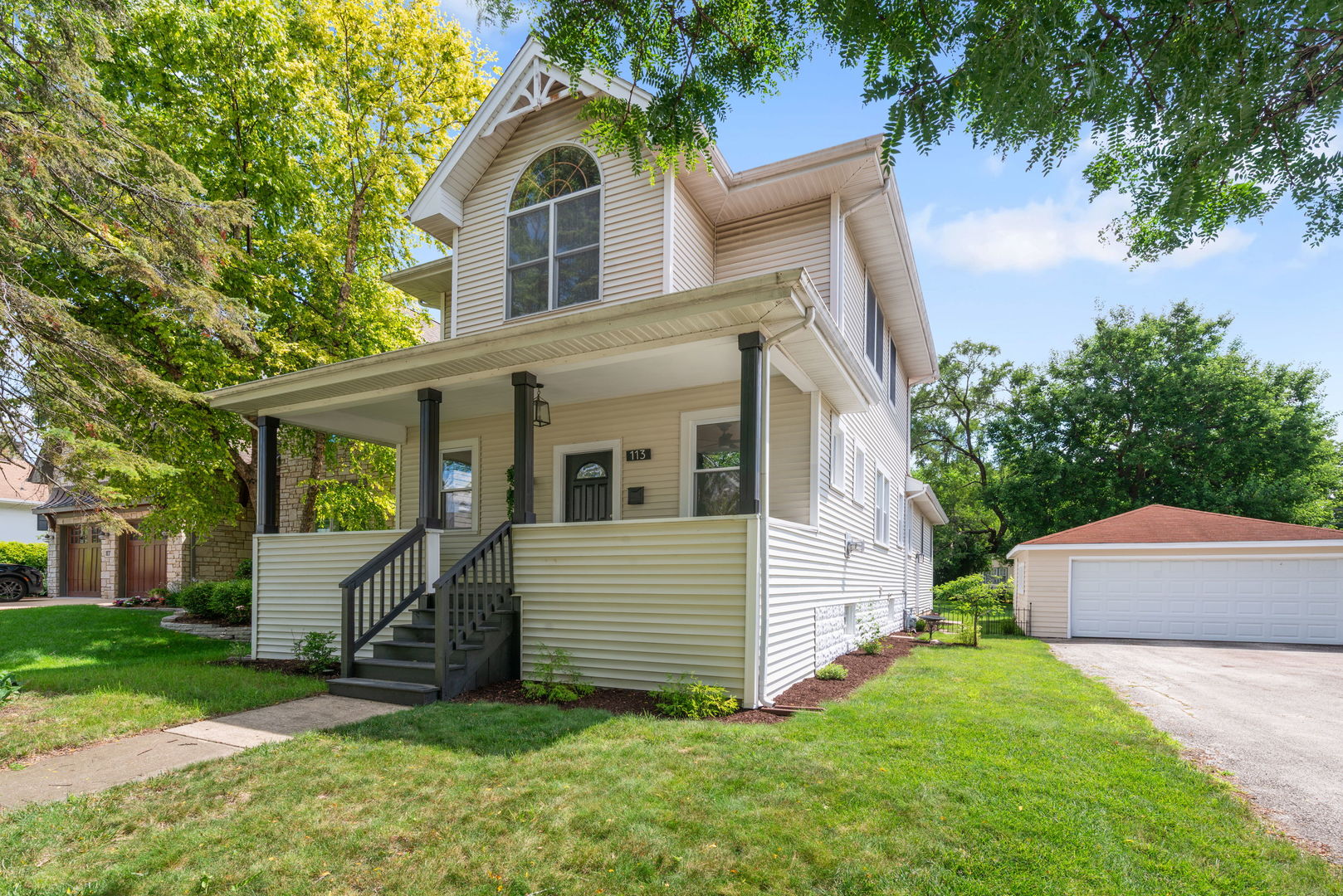 113 N Warwick Avenue, Westmont, IL 60559