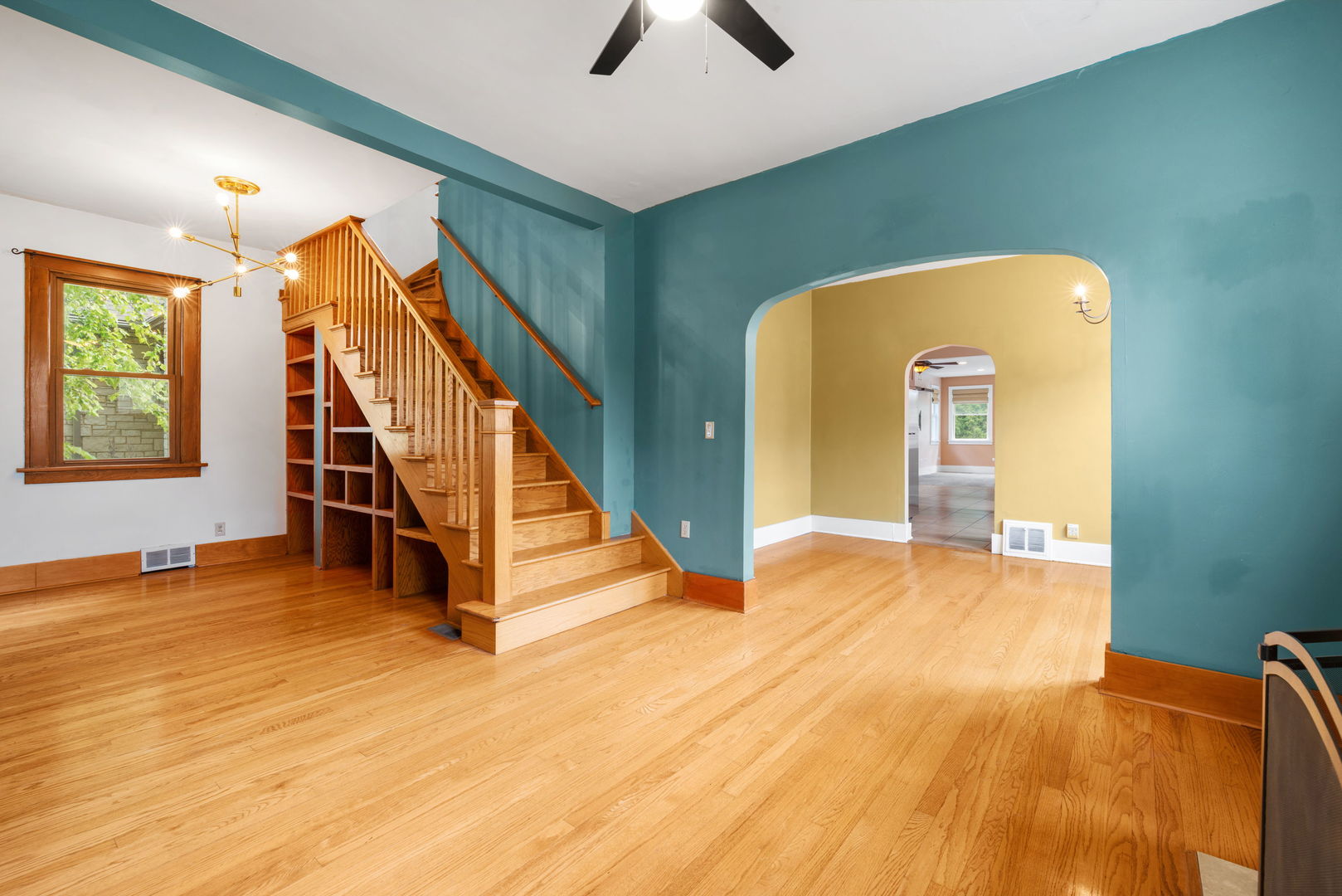 113 N Warwick Avenue, Westmont, IL 60559